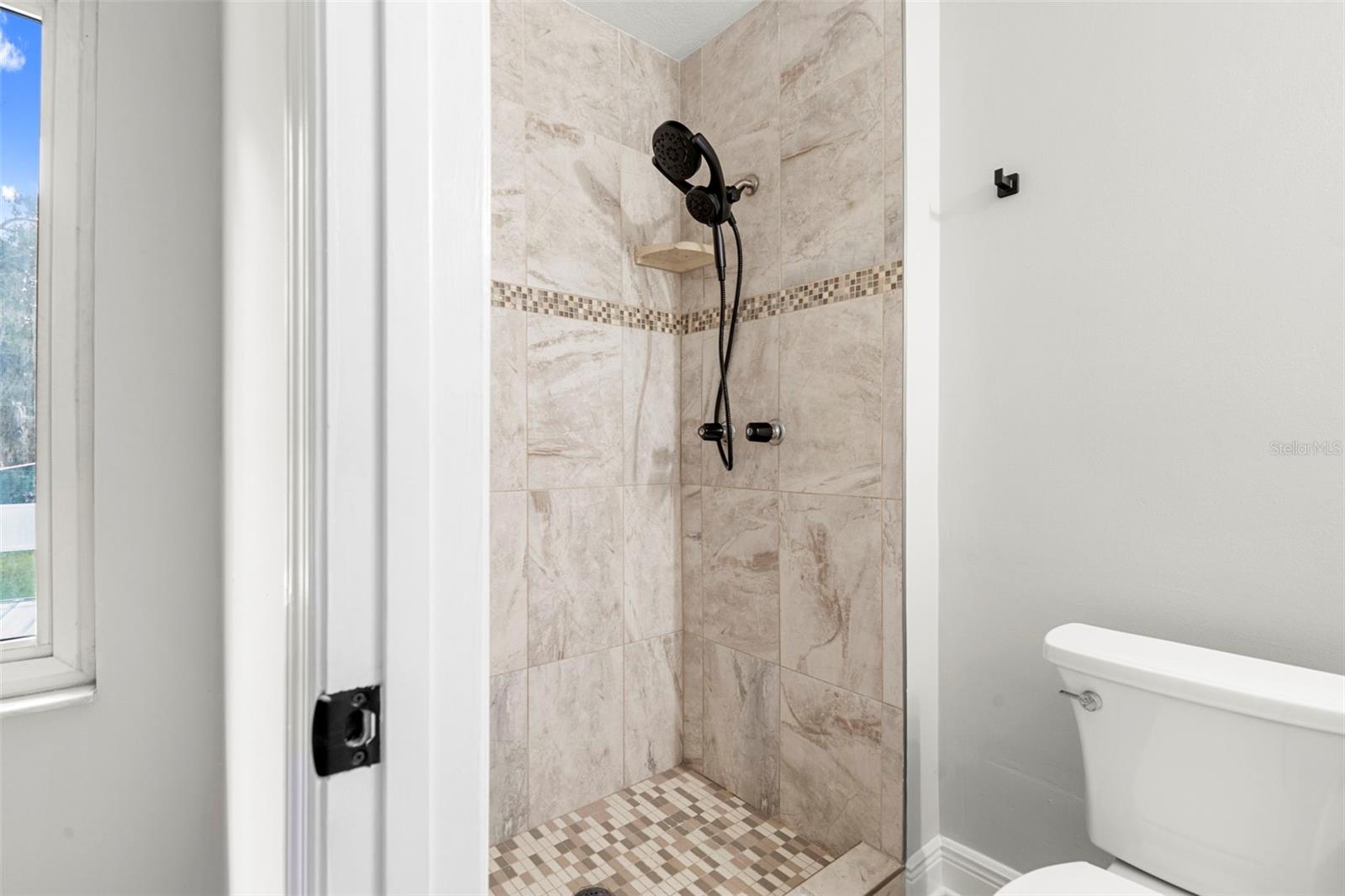Image 22 of 45 For 4046 Hollyhead Circle S