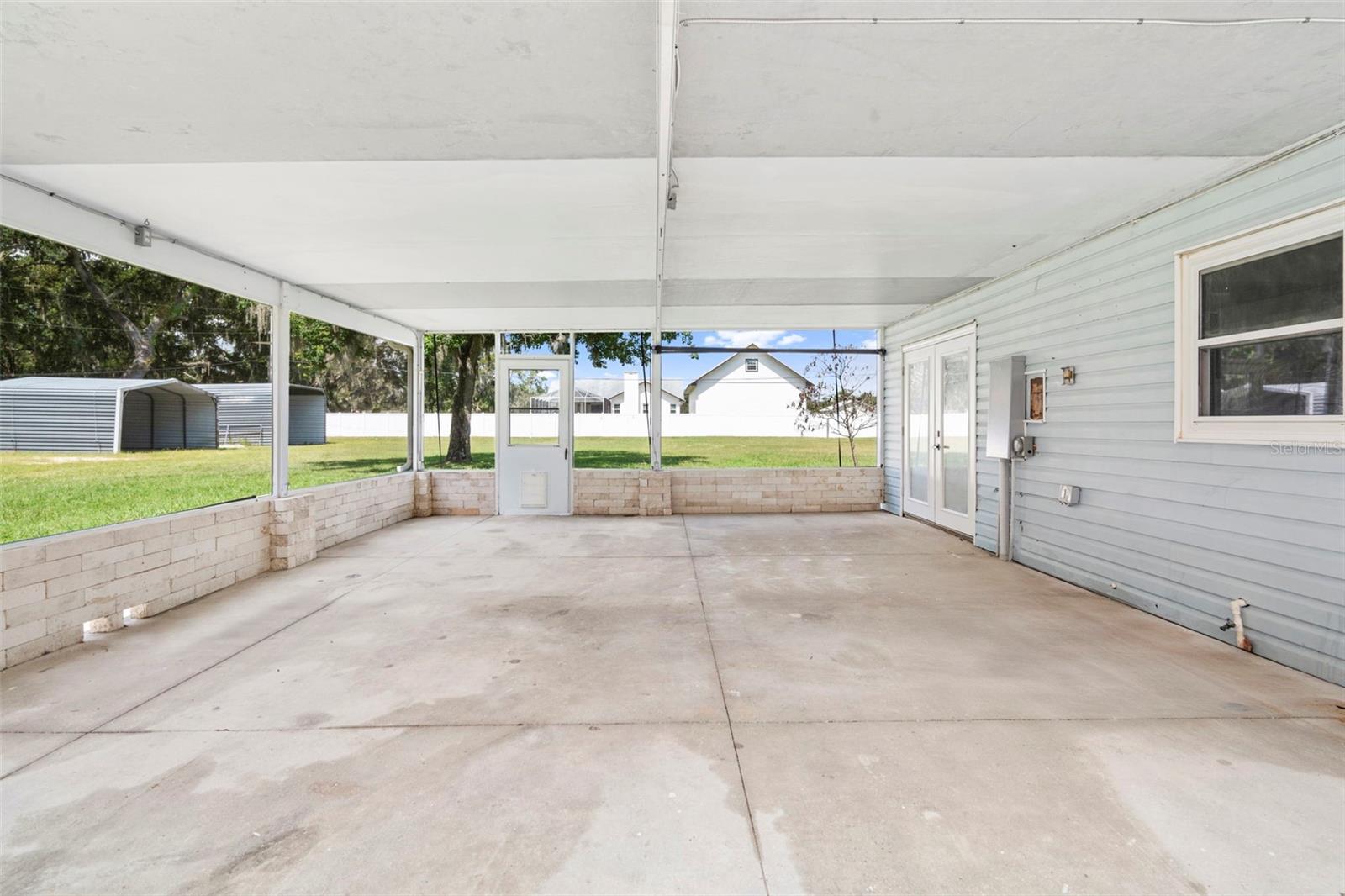 Image 26 of 45 For 4046 Hollyhead Circle S