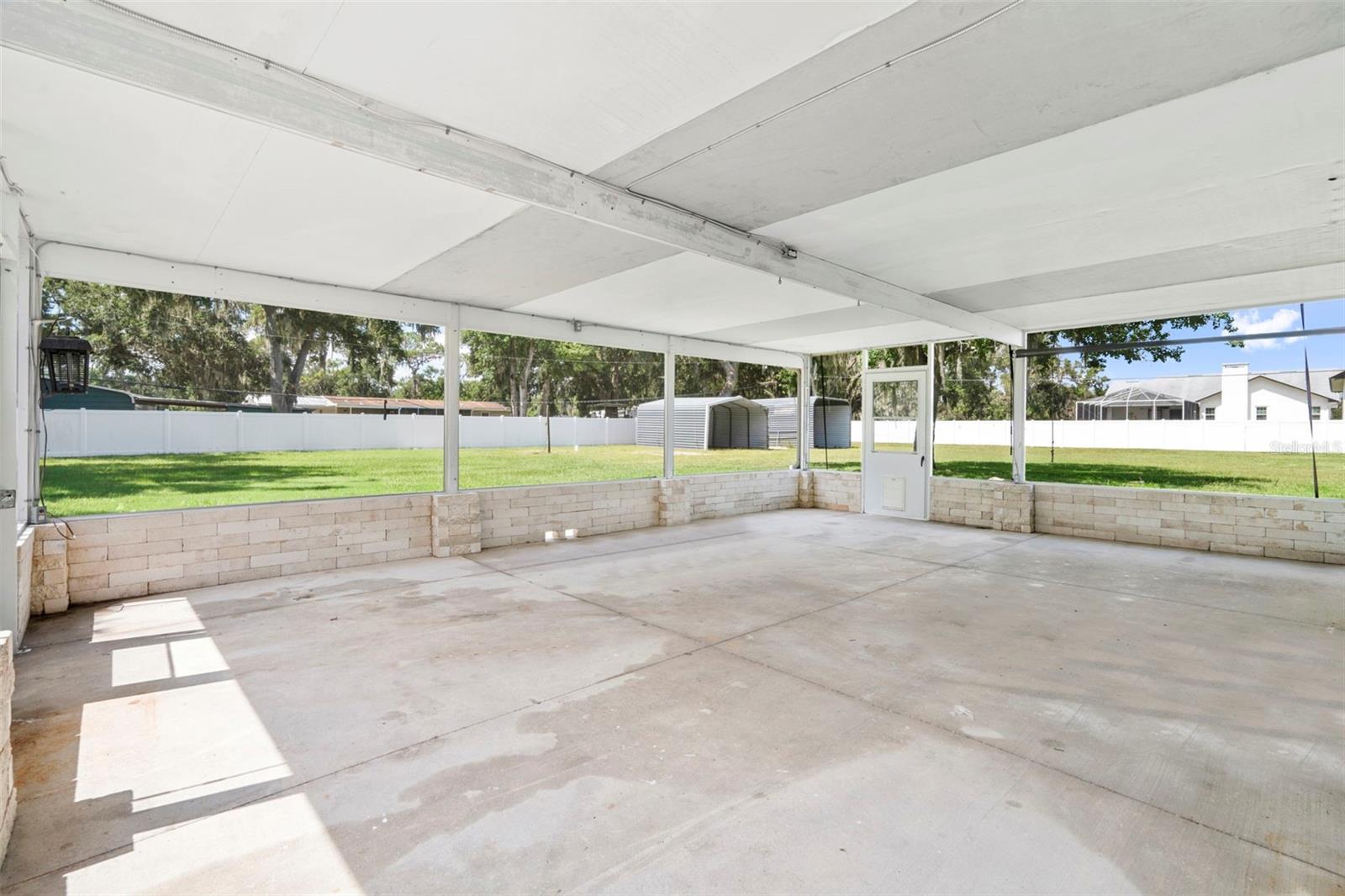 Image 27 of 45 For 4046 Hollyhead Circle S