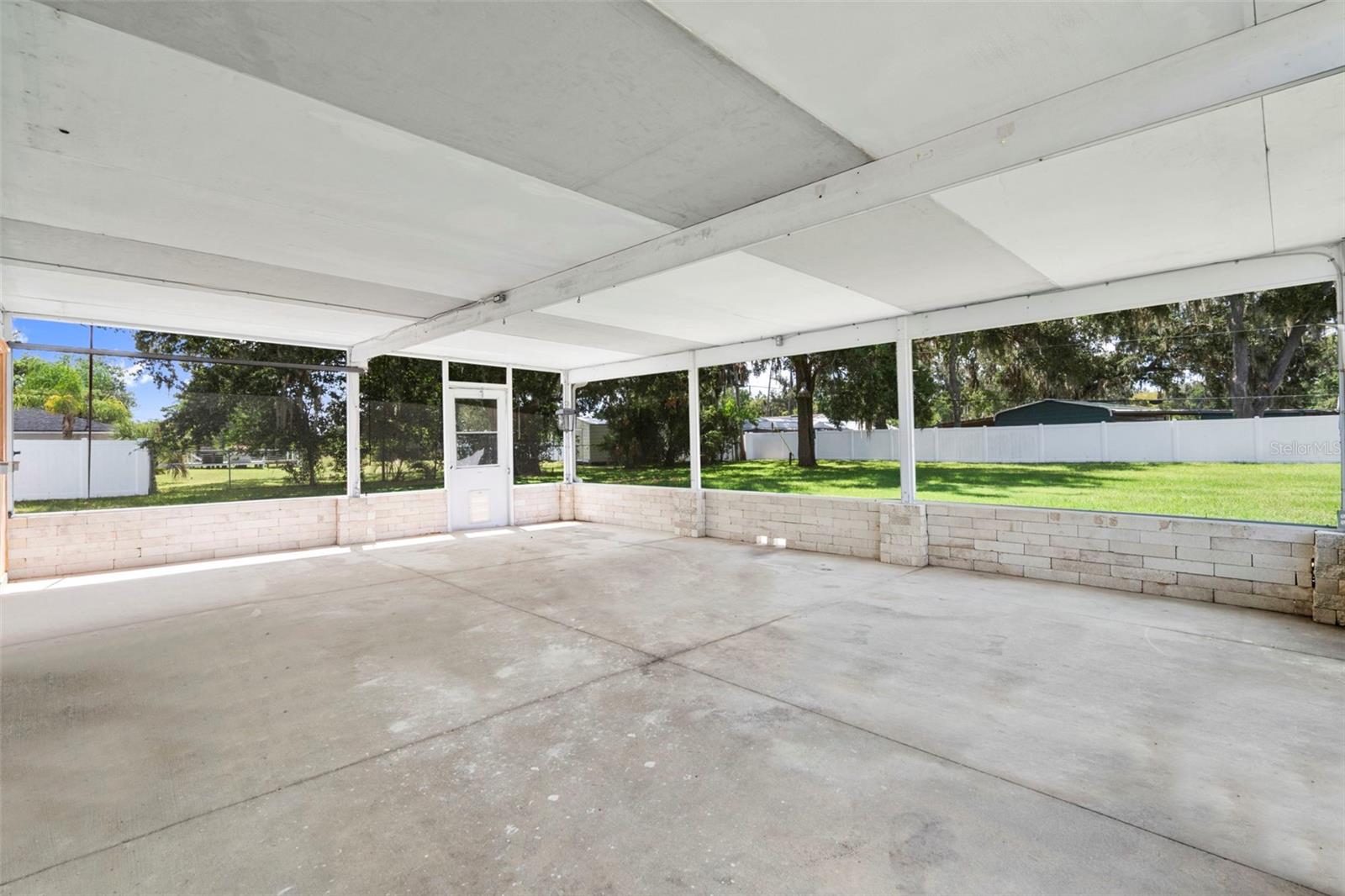 Image 28 of 45 For 4046 Hollyhead Circle S