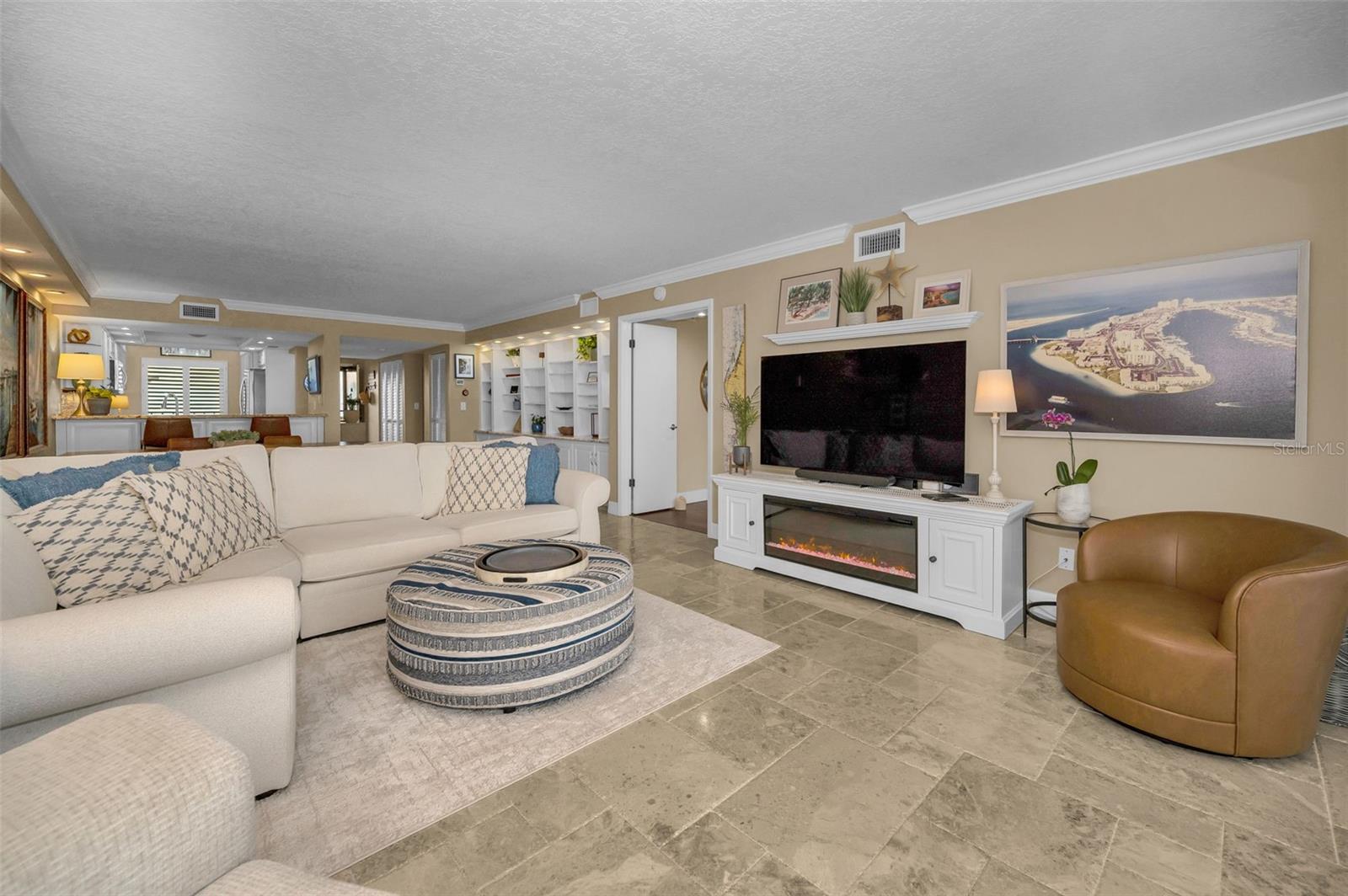 Image 12 of 61 For 55 Rogers Street 402