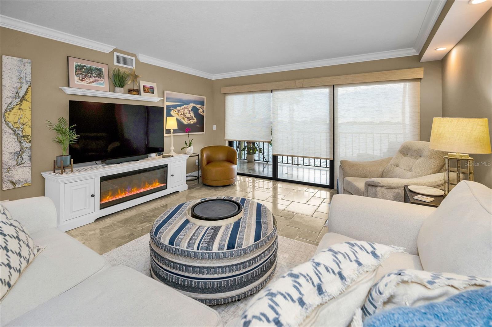 Image 17 of 61 For 55 Rogers Street 402