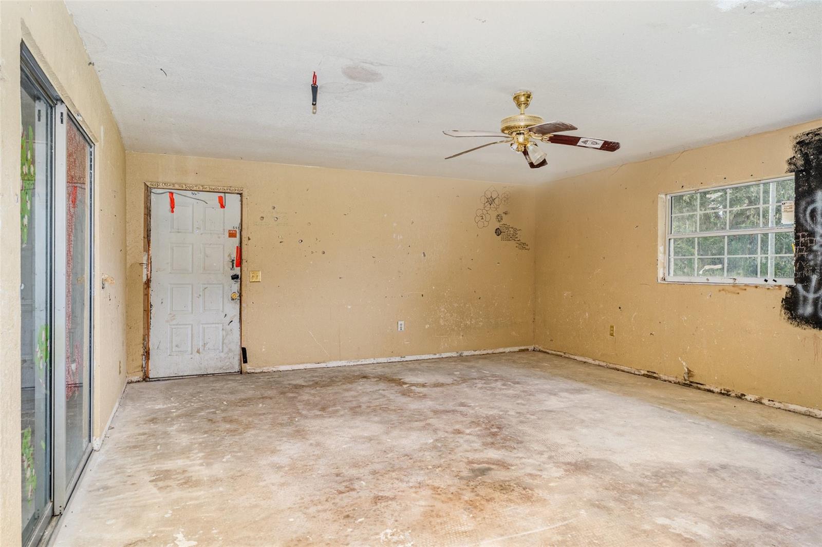 Image 11 of 23 For 795 Whitfield Street