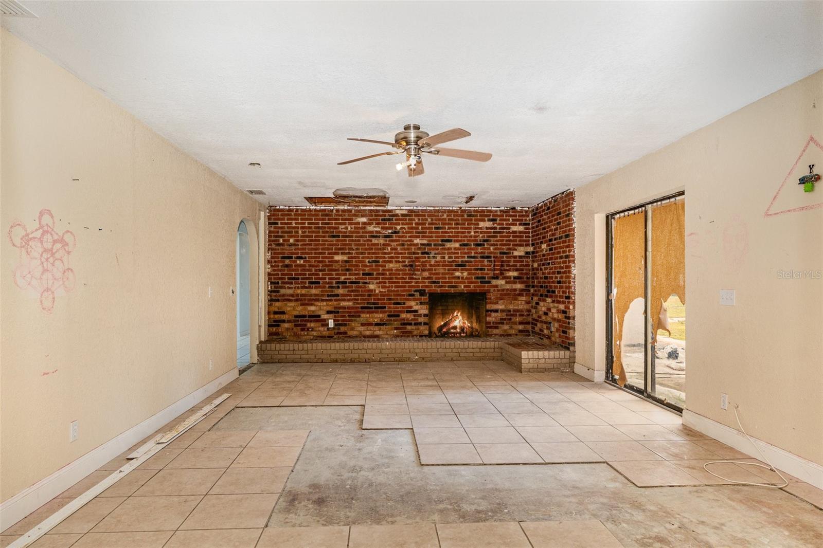 Image 12 of 23 For 795 Whitfield Street