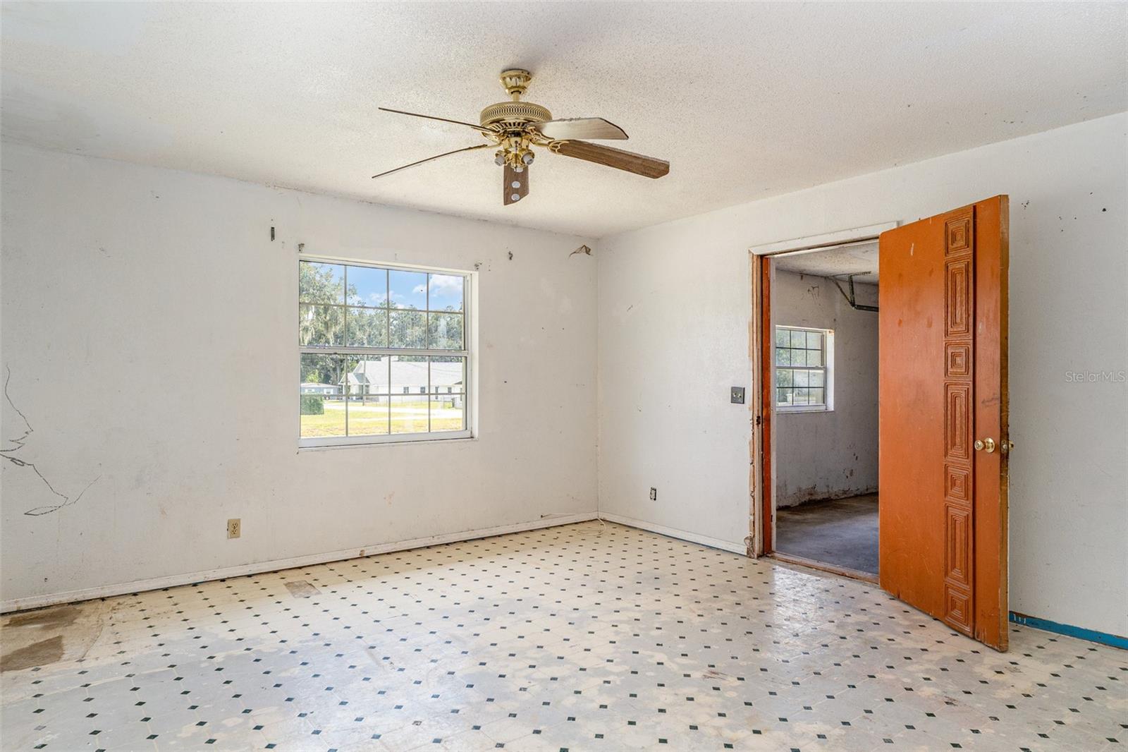 Image 17 of 23 For 795 Whitfield Street