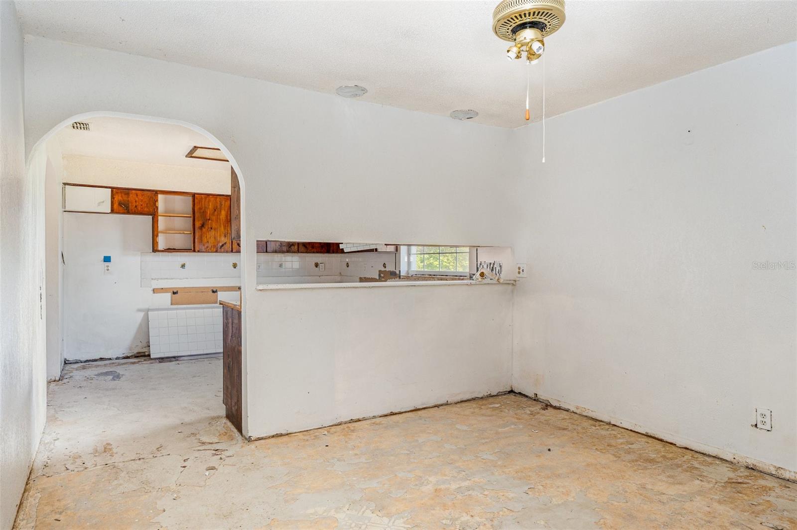 Image 8 of 23 For 795 Whitfield Street