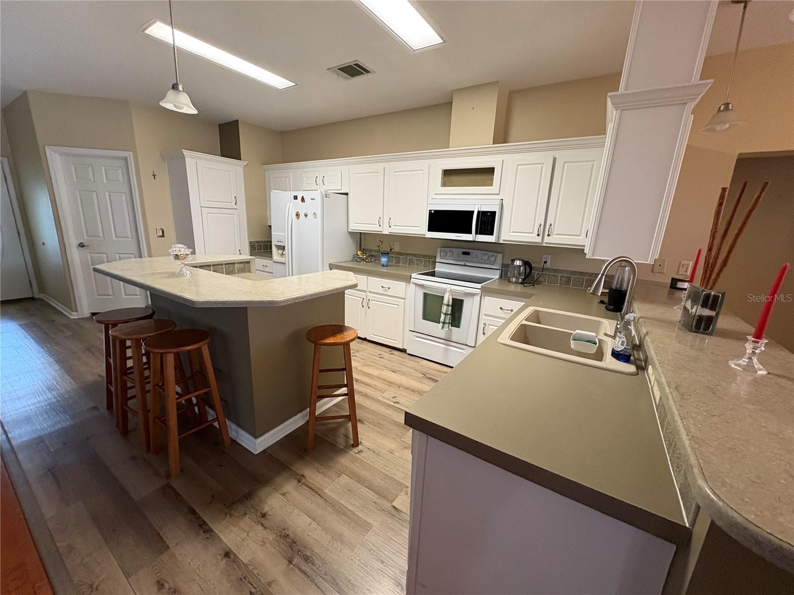 Image 14 of 46 For 8472 Fantasia Park Way