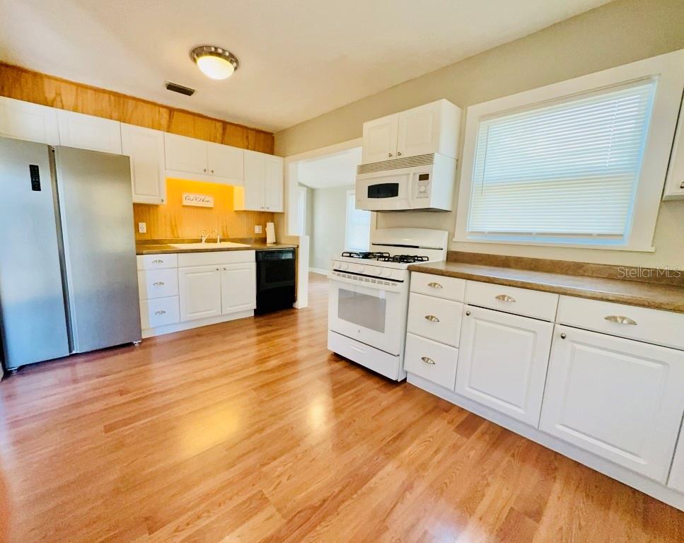 Image 11 of 55 For 4725 1st Avenue S