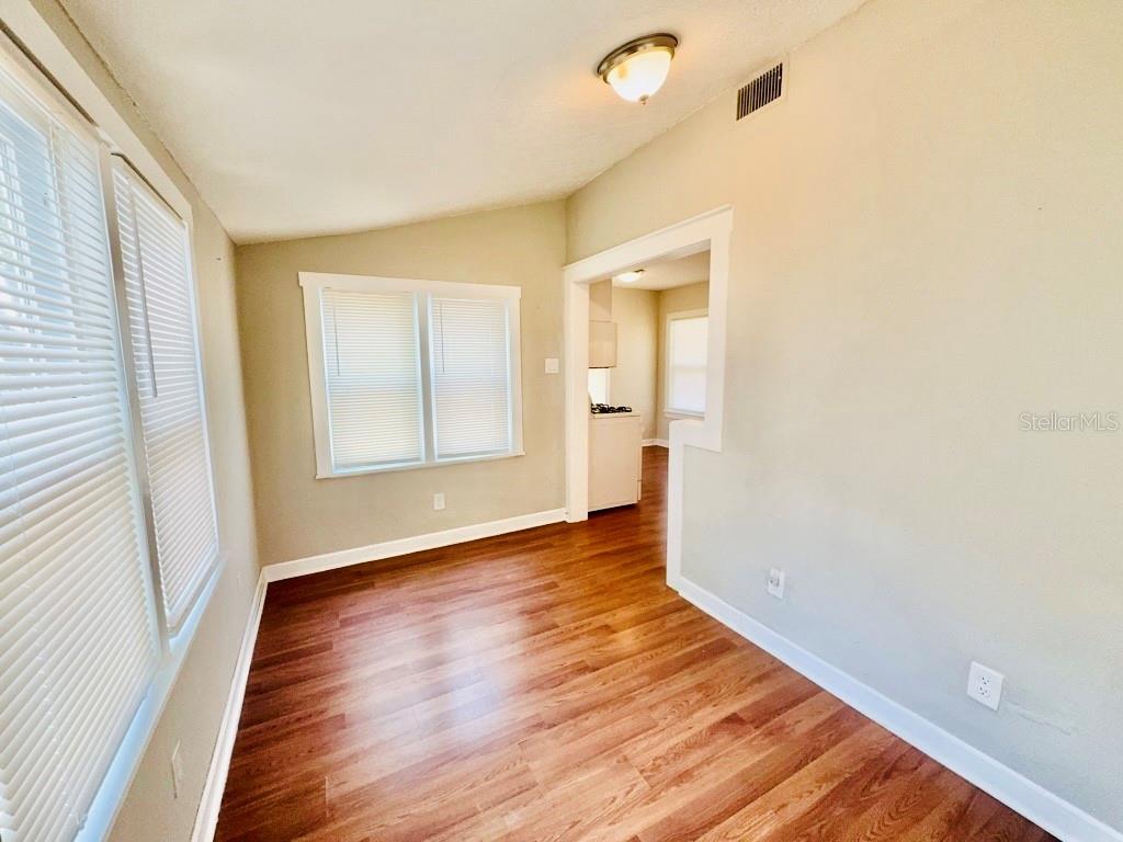 Image 15 of 55 For 4725 1st Avenue S