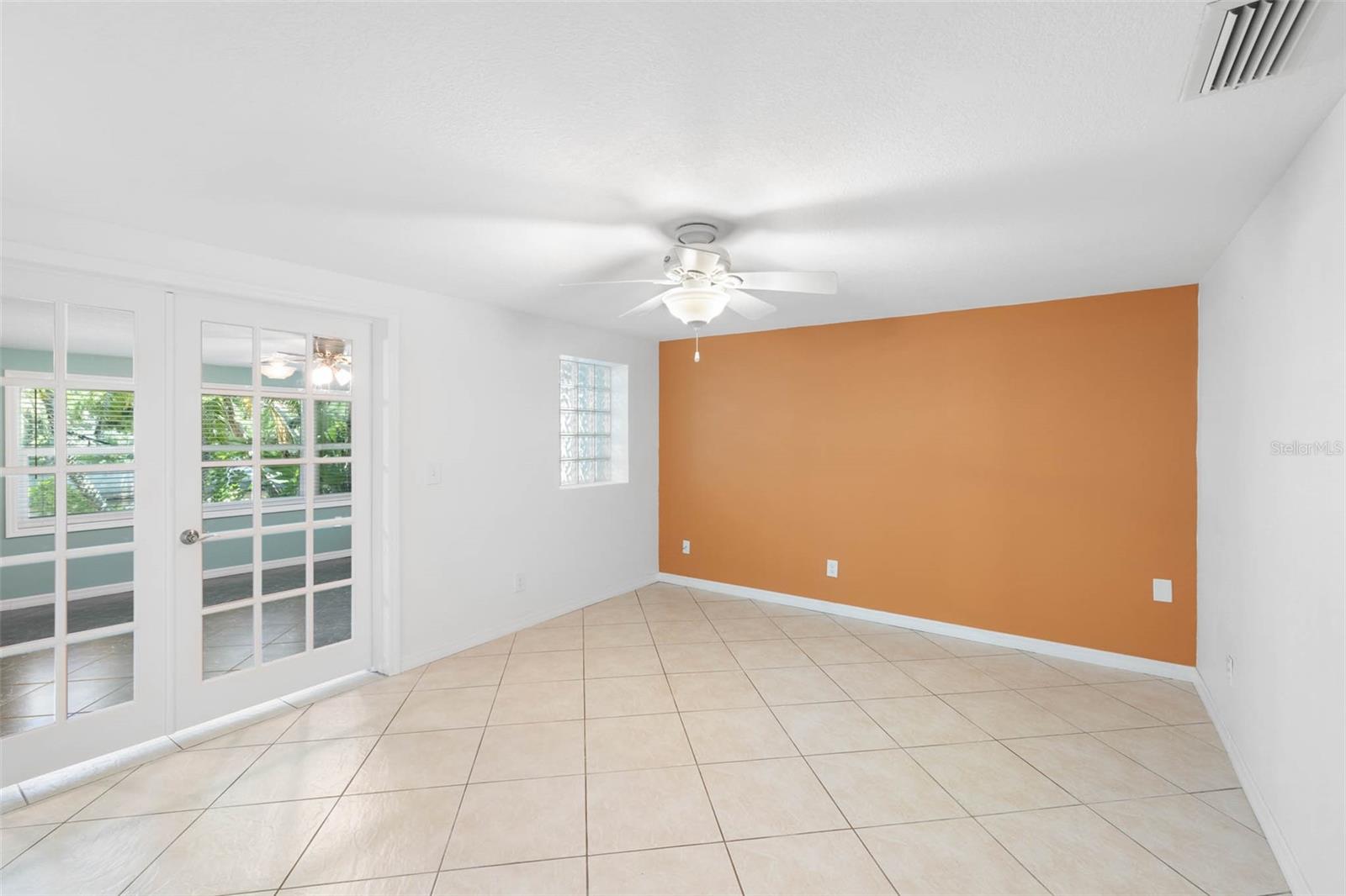 Image 12 of 27 For 7313 Hatteras Drive