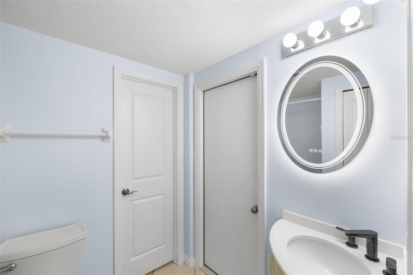 Image 18 of 27 For 7313 Hatteras Drive