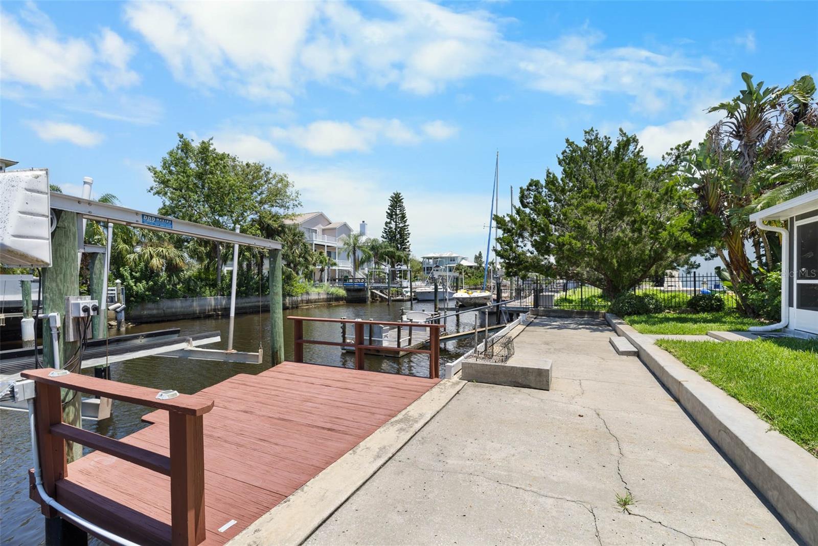 Image 23 of 27 For 7313 Hatteras Drive
