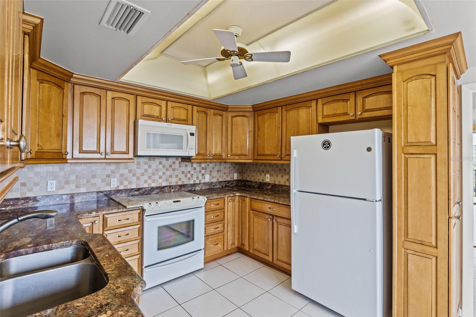 Listing photo id 8 for 150 Belleview Boulevard 507