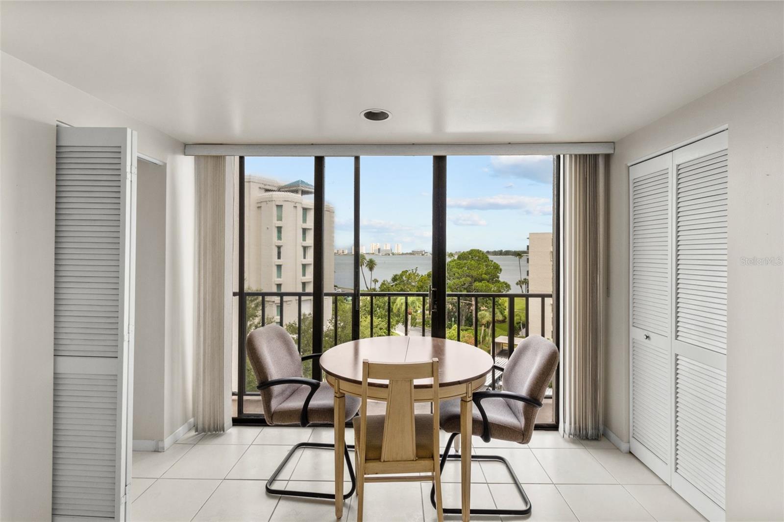 Listing photo id 11 for 150 Belleview Boulevard 507