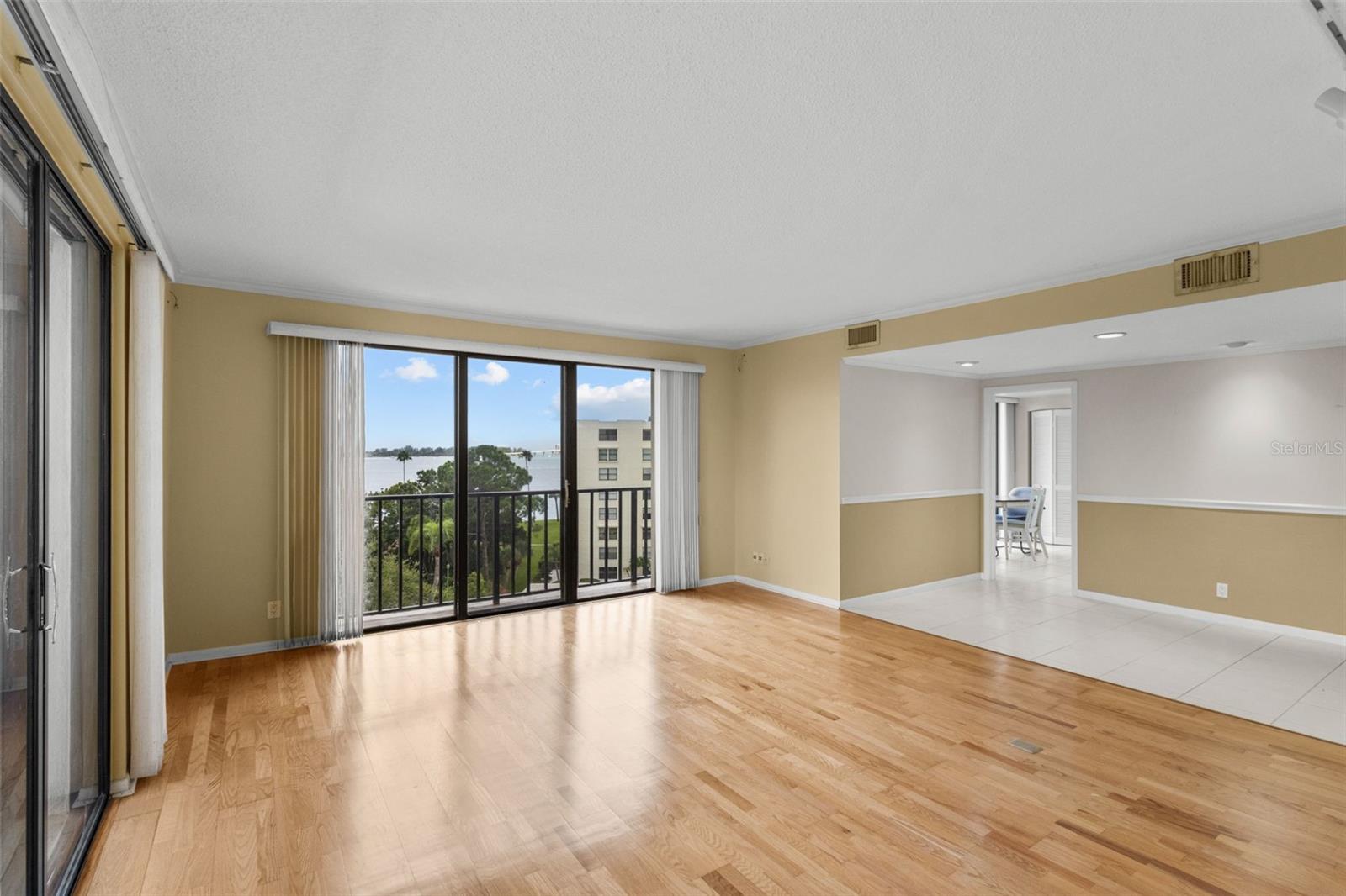 Listing photo id 17 for 150 Belleview Boulevard 507