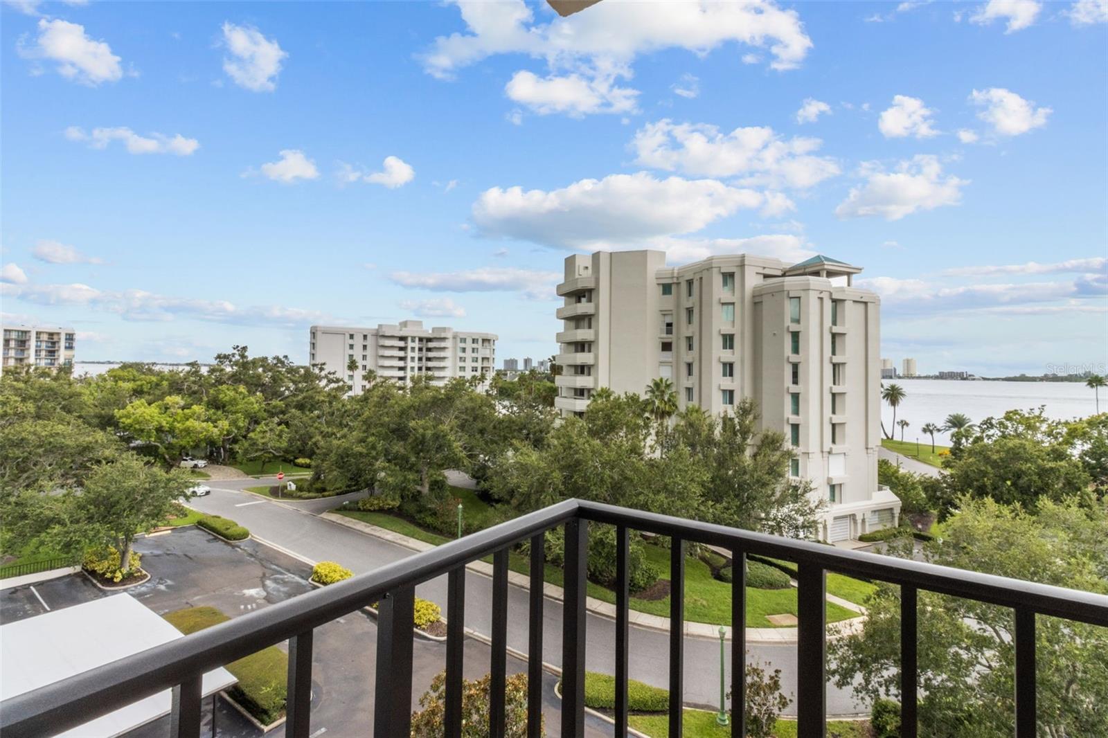 Listing photo id 18 for 150 Belleview Boulevard 507