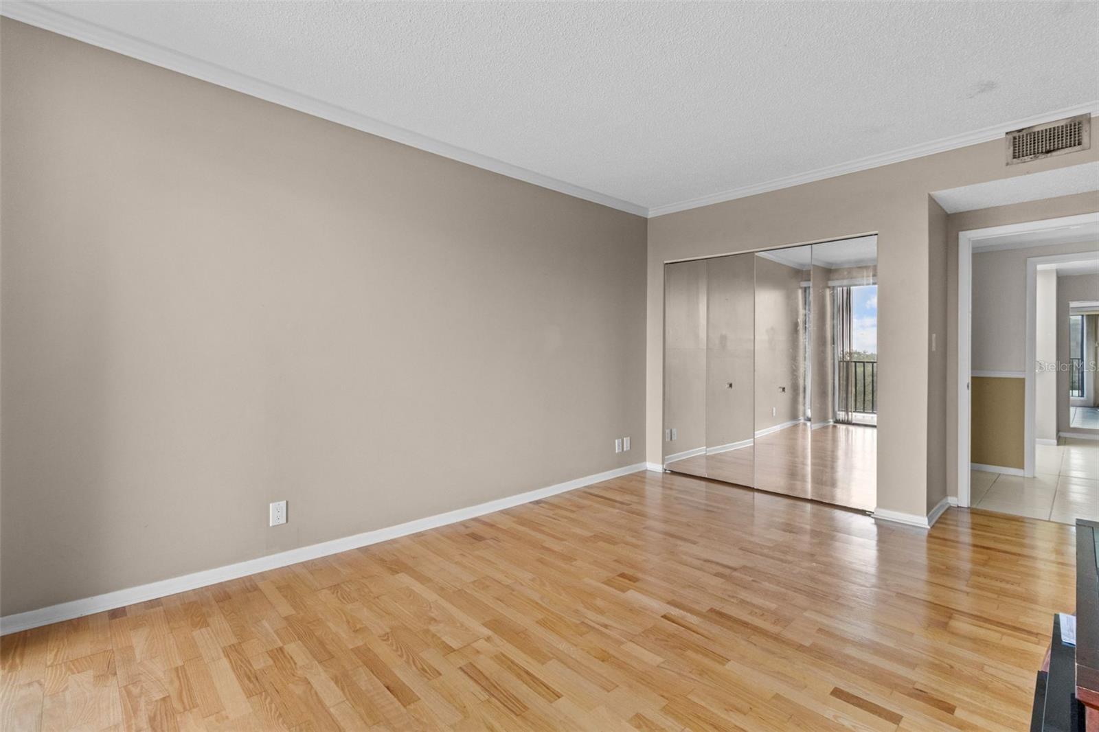Listing photo id 25 for 150 Belleview Boulevard 507