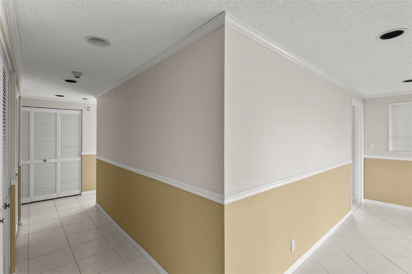Listing photo id 5 for 150 Belleview Boulevard 507