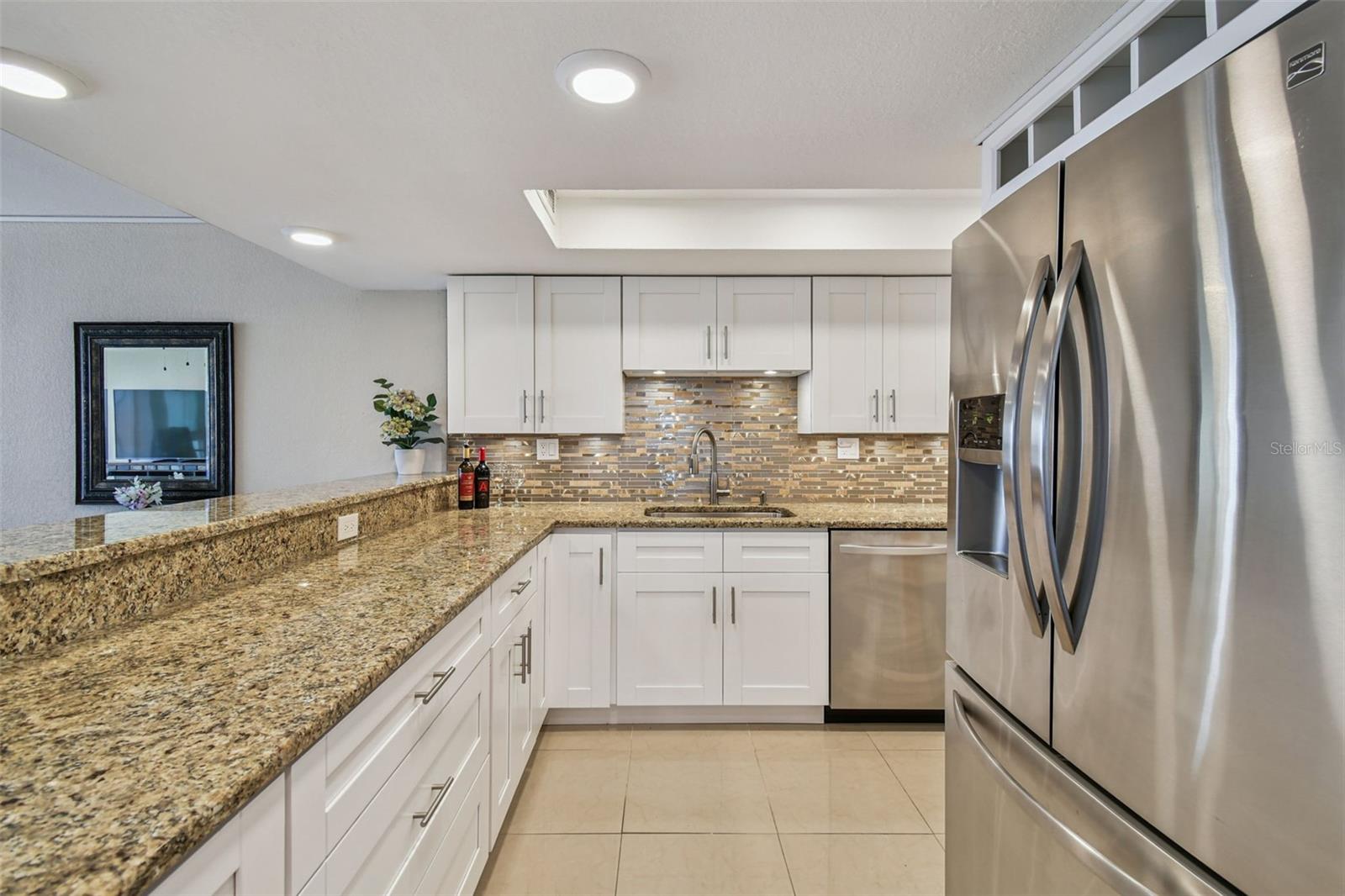 Image 11 of 64 For 7400 Sun Island Drive S 411