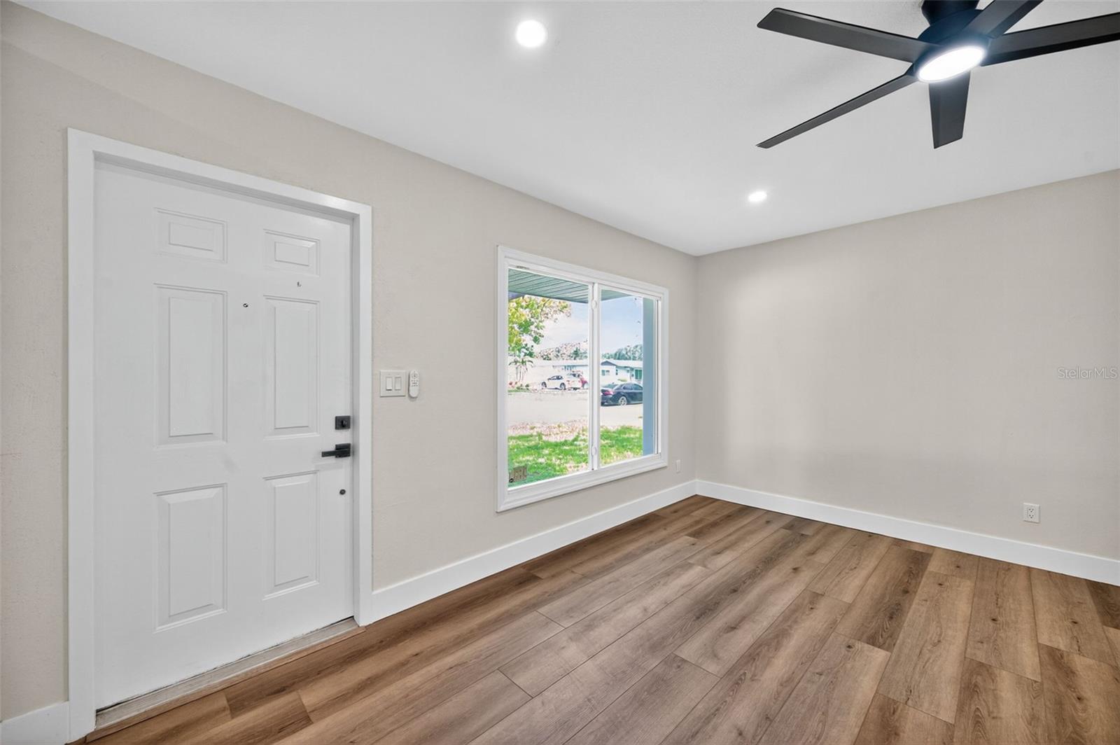 Image 11 of 30 For 6549 19th Street N
