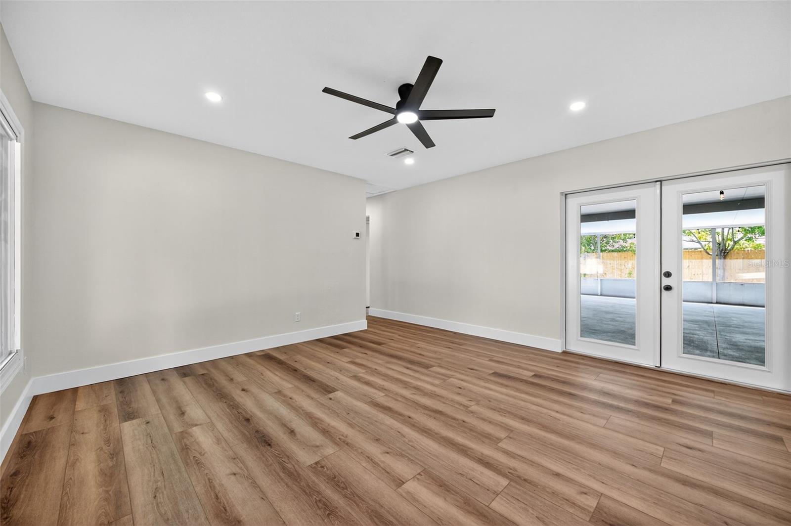 Image 12 of 30 For 6549 19th Street N
