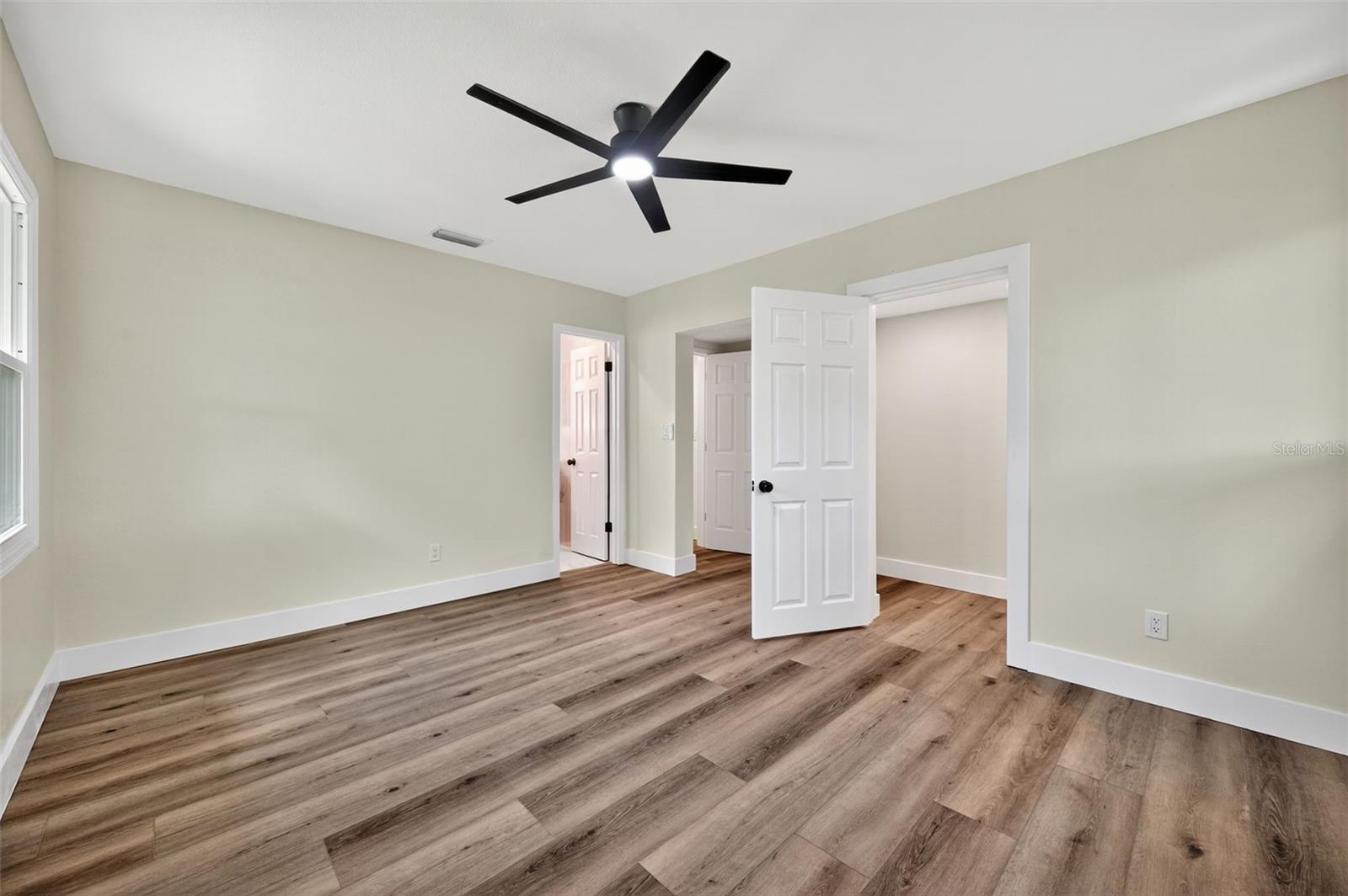 Image 18 of 30 For 6549 19th Street N