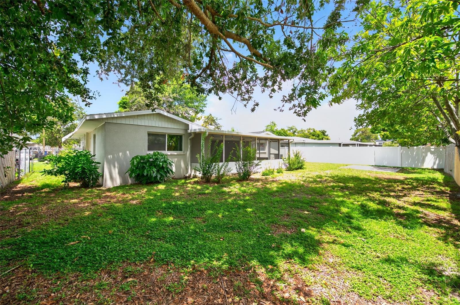 Image 23 of 30 For 6549 19th Street N