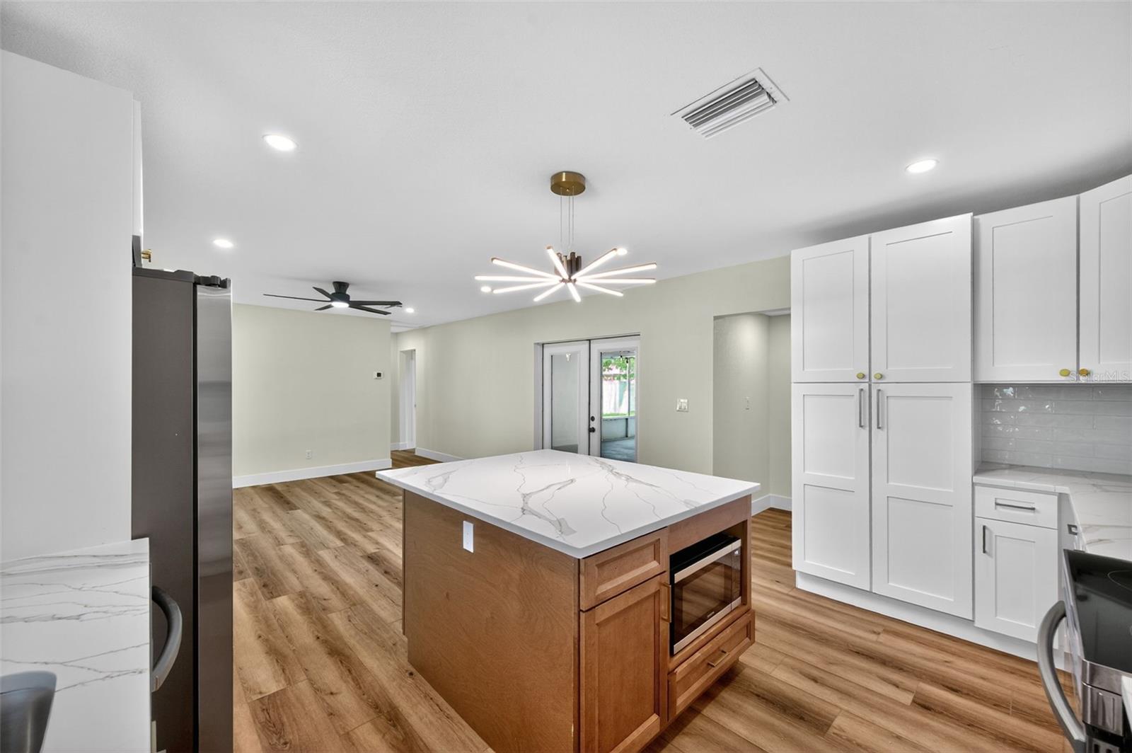 Image 4 of 30 For 6549 19th Street N