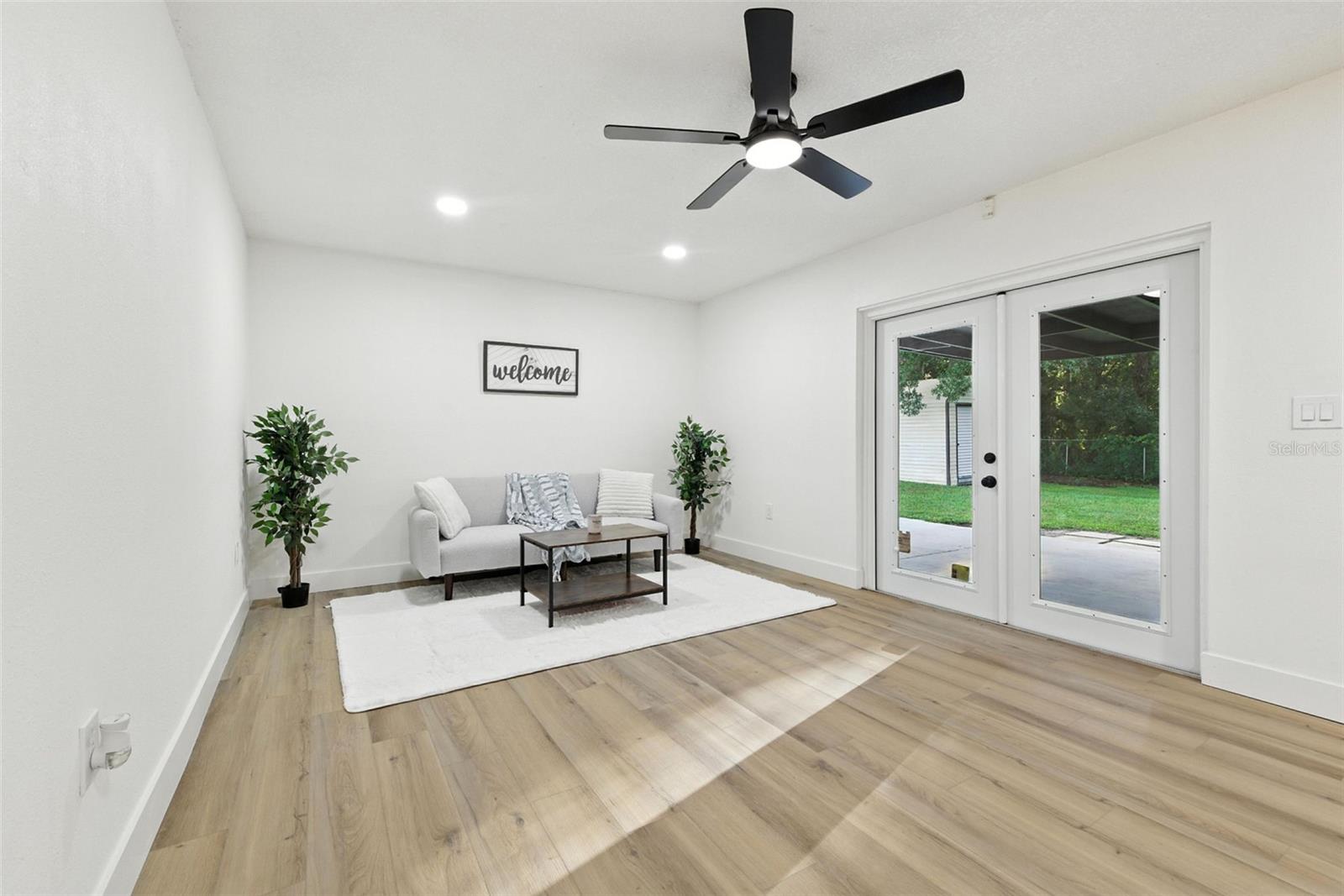 Image 10 of 30 For 6940 Newman Circle E