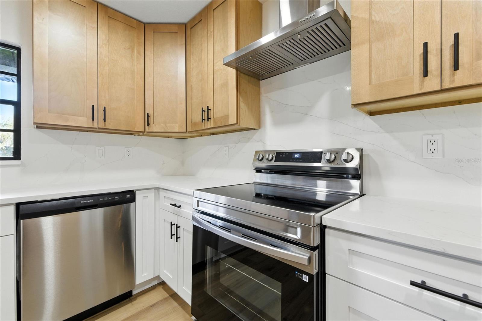 Image 18 of 30 For 6940 Newman Circle E