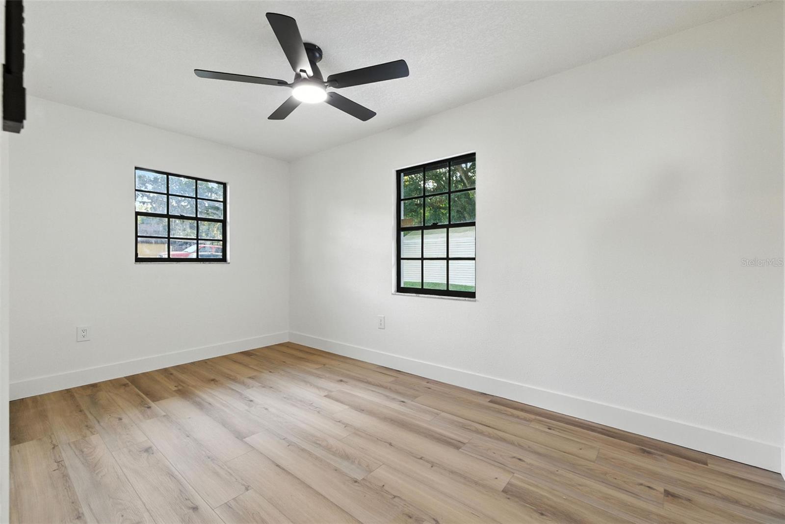 Image 22 of 30 For 6940 Newman Circle E