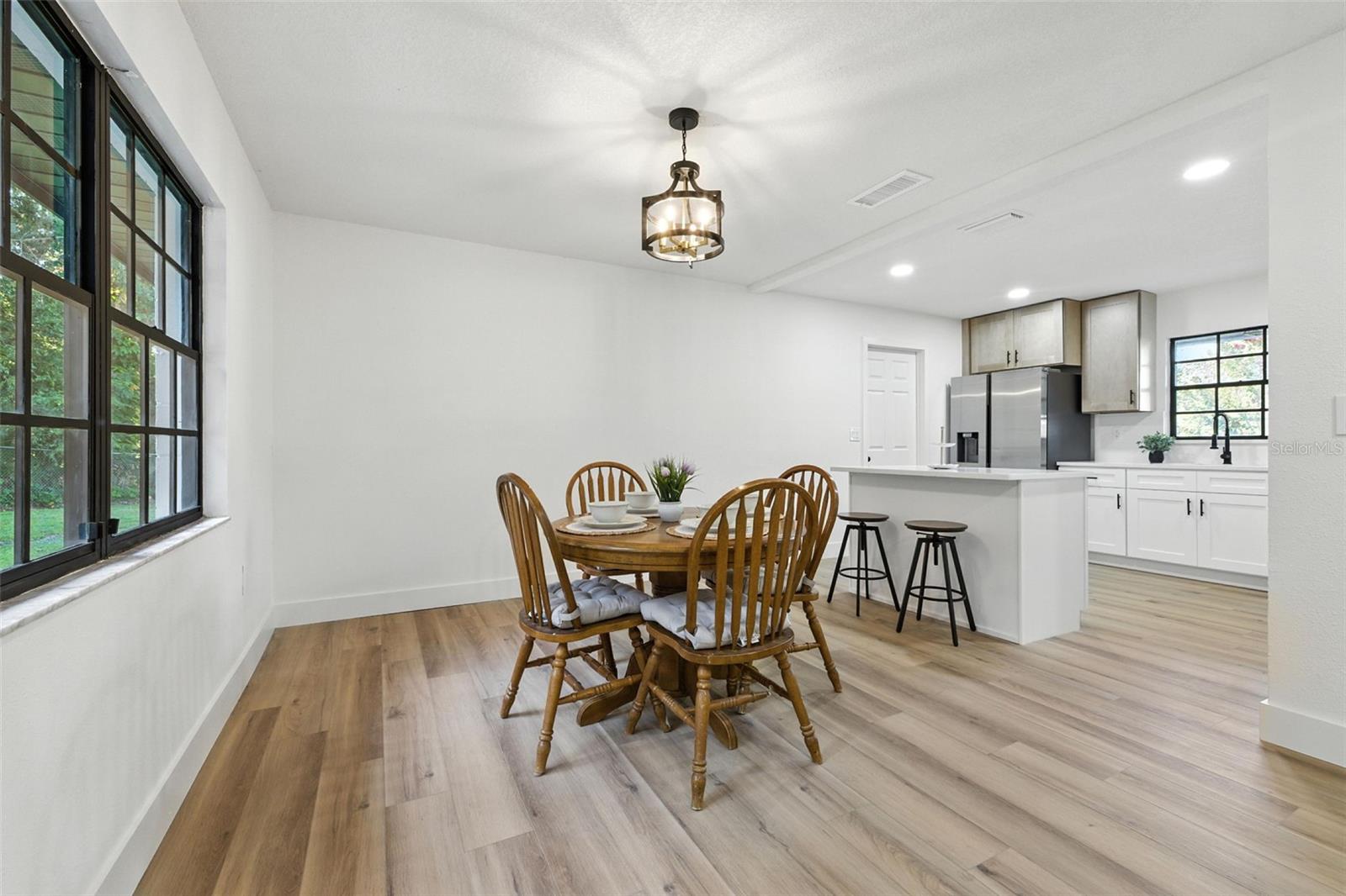 Image 3 of 30 For 6940 Newman Circle E