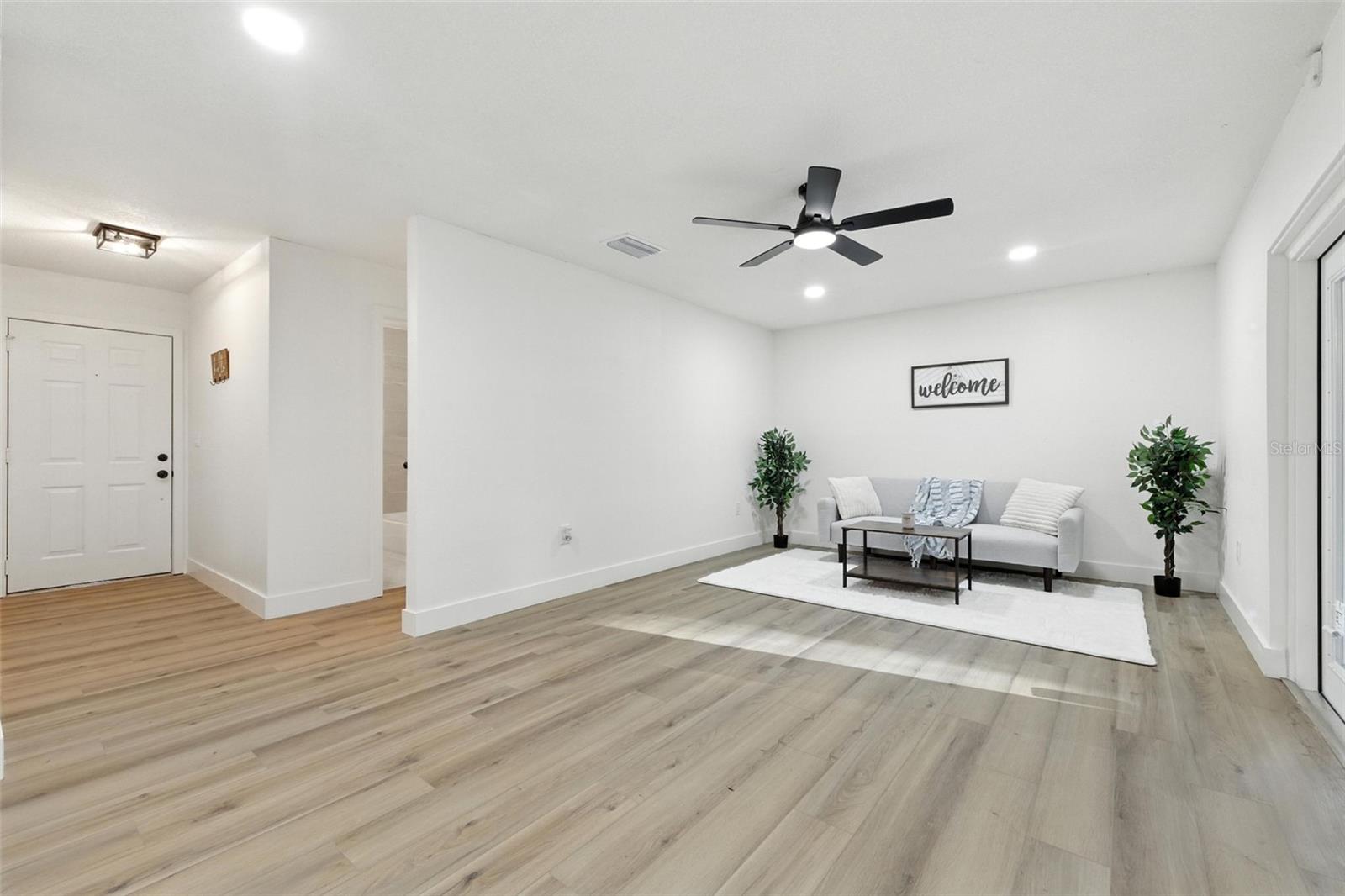 Image 4 of 30 For 6940 Newman Circle E