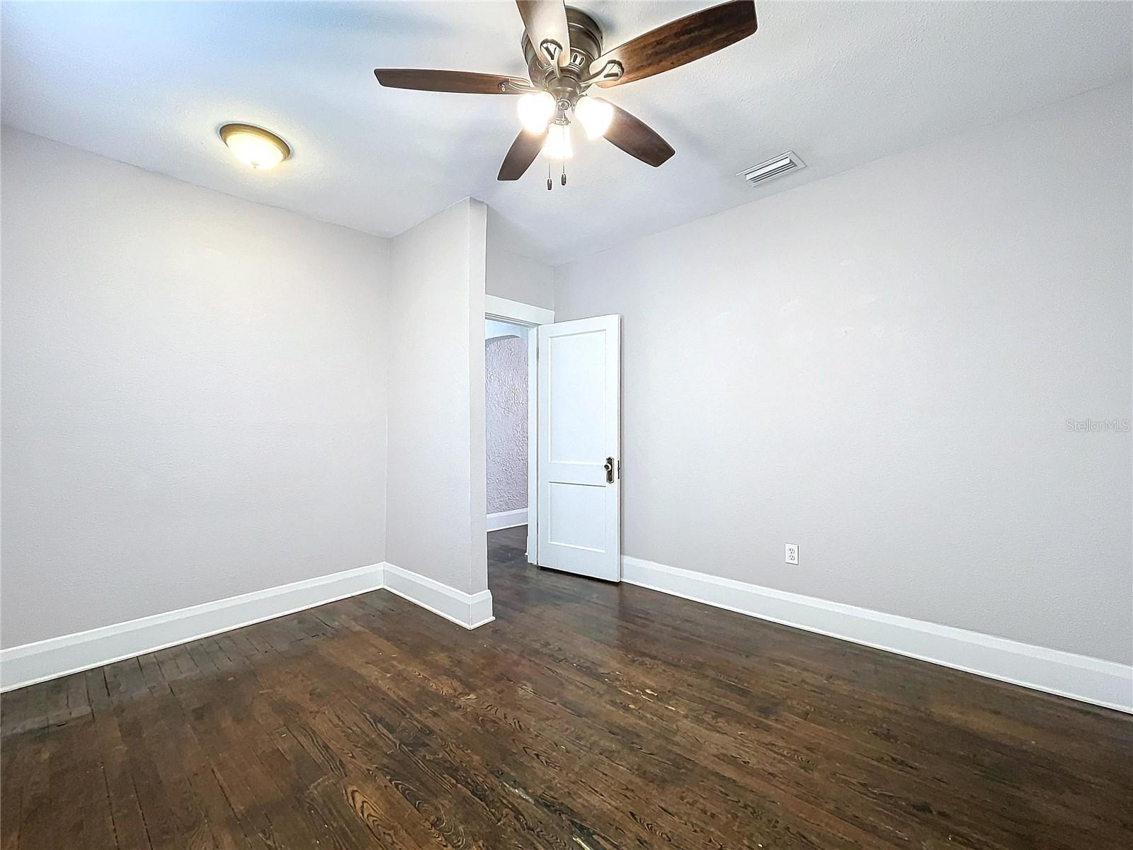 Image 22 of 48 For 213 Wilder Avenue