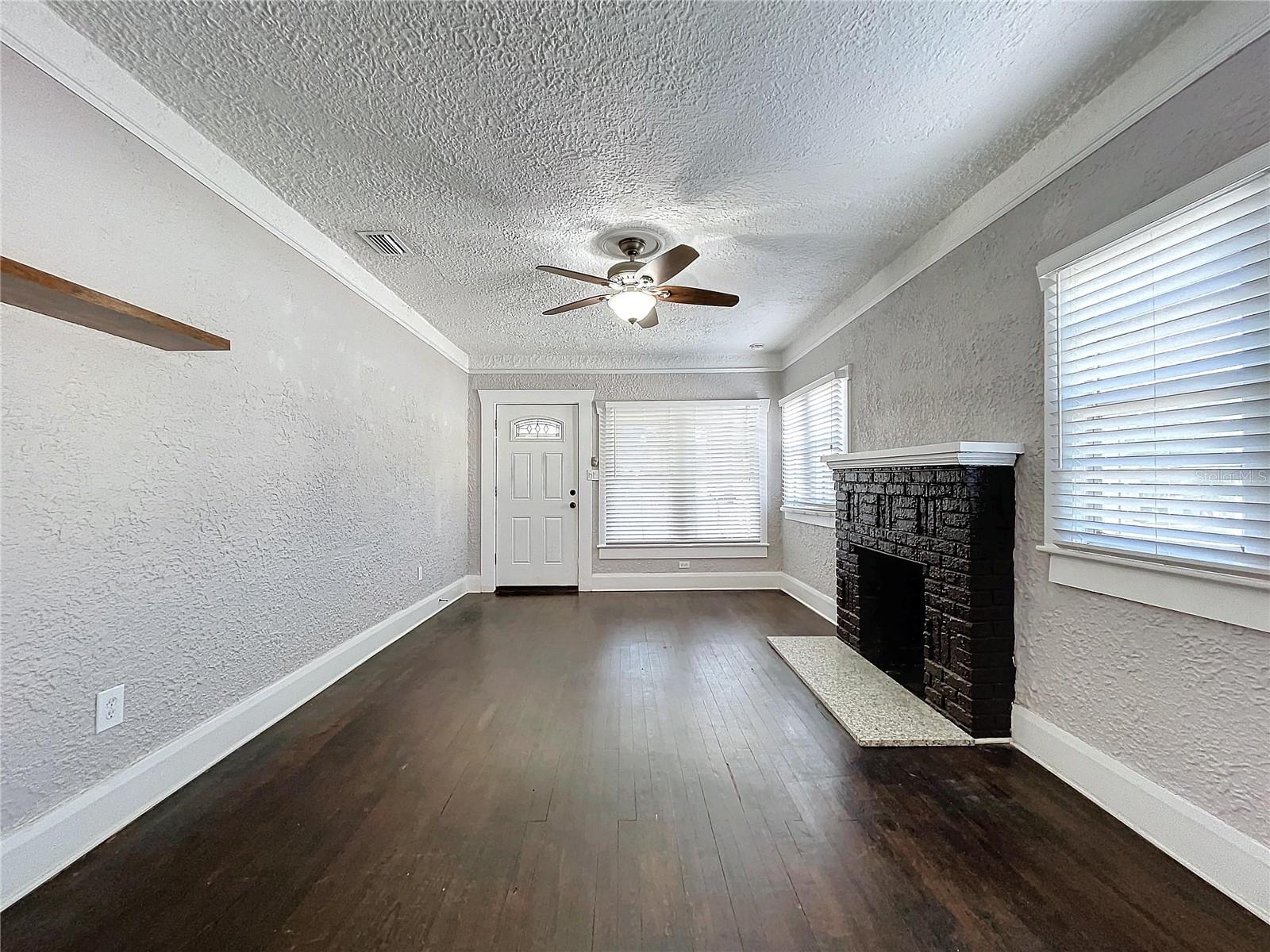 Image 9 of 48 For 213 Wilder Avenue
