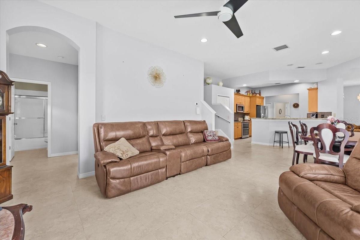 Image 12 of 35 For 3613 Pendleton Way