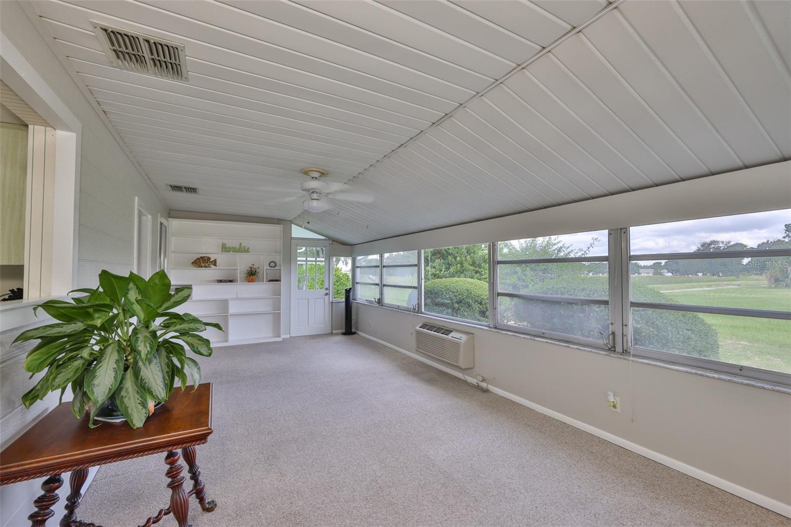Image 14 of 41 For 823 Fox Hills Drive