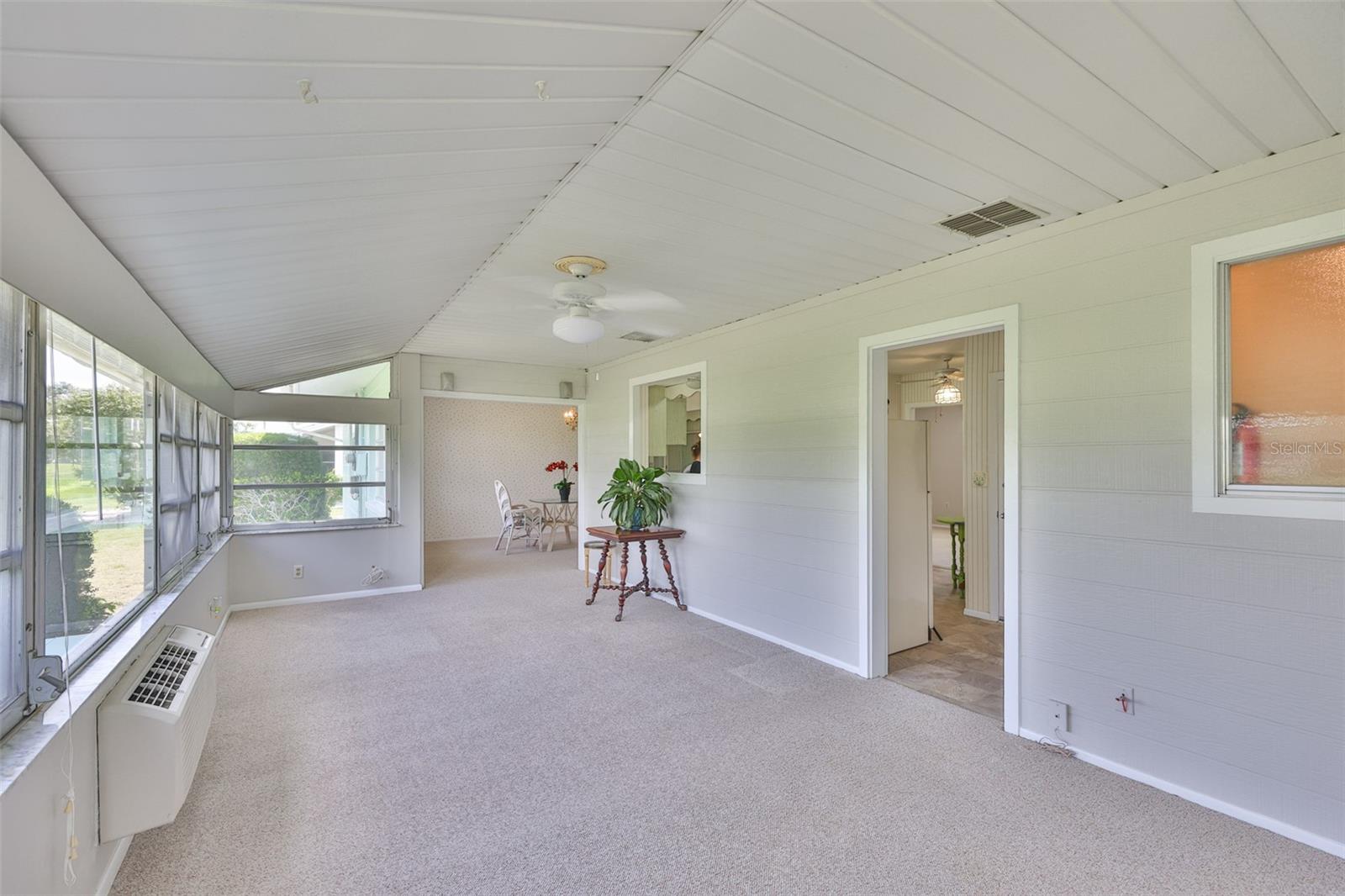 Image 15 of 41 For 823 Fox Hills Drive
