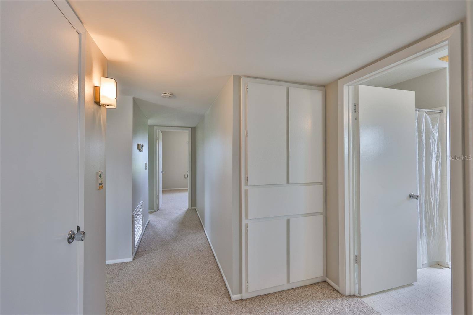 Image 16 of 41 For 823 Fox Hills Drive