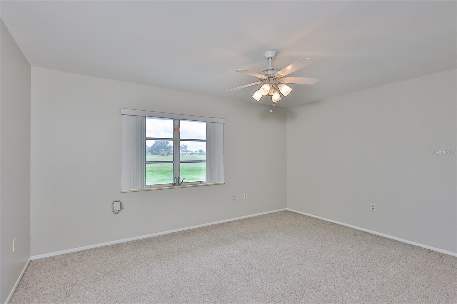 Image 17 of 41 For 823 Fox Hills Drive