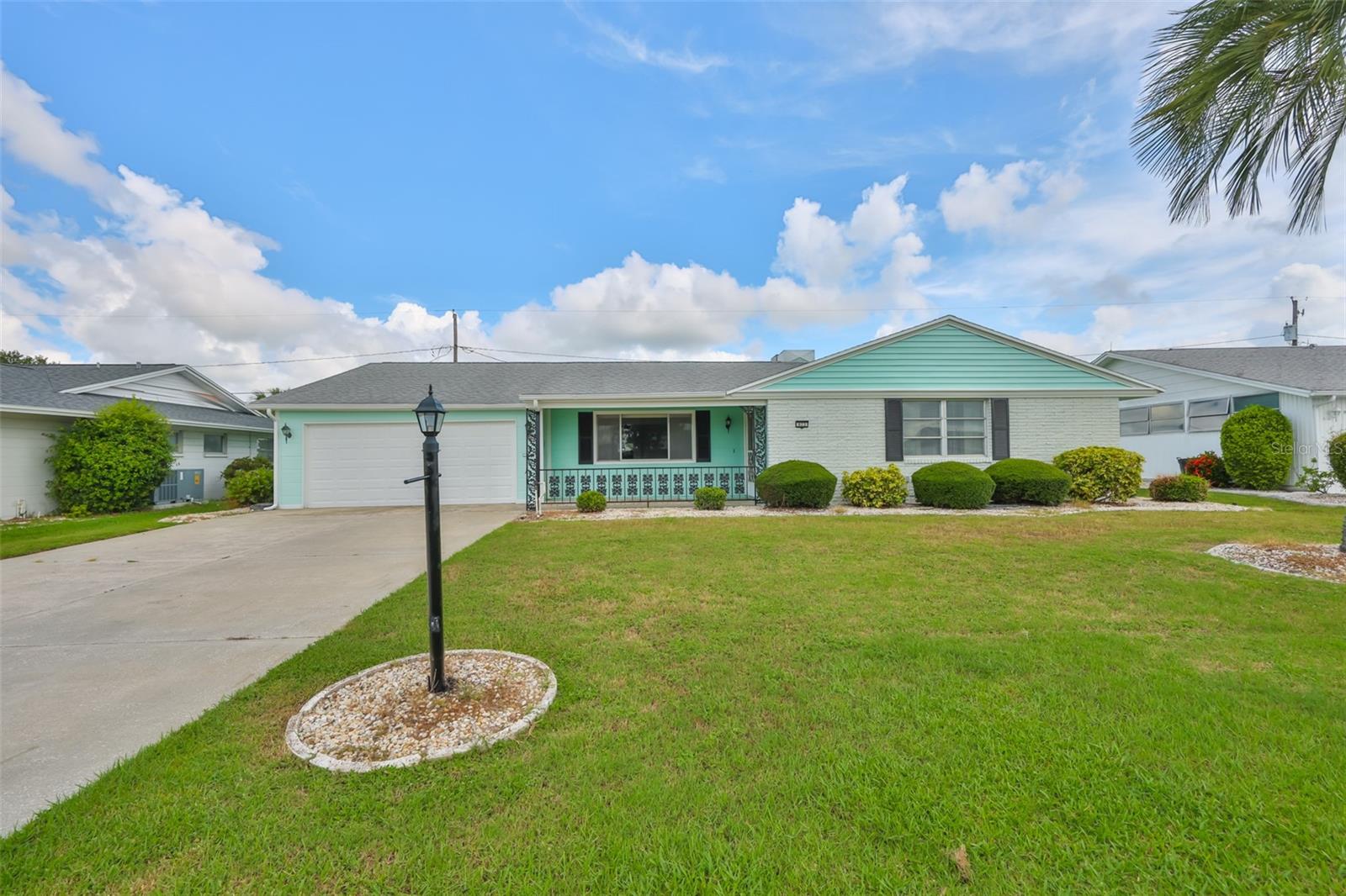 Image 2 of 41 For 823 Fox Hills Drive