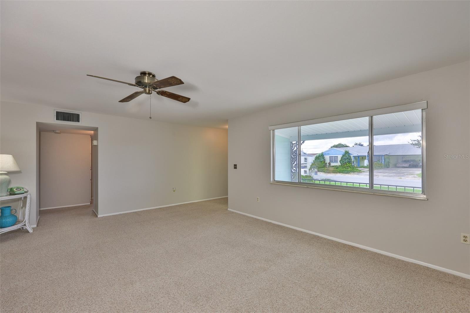 Image 5 of 41 For 823 Fox Hills Drive