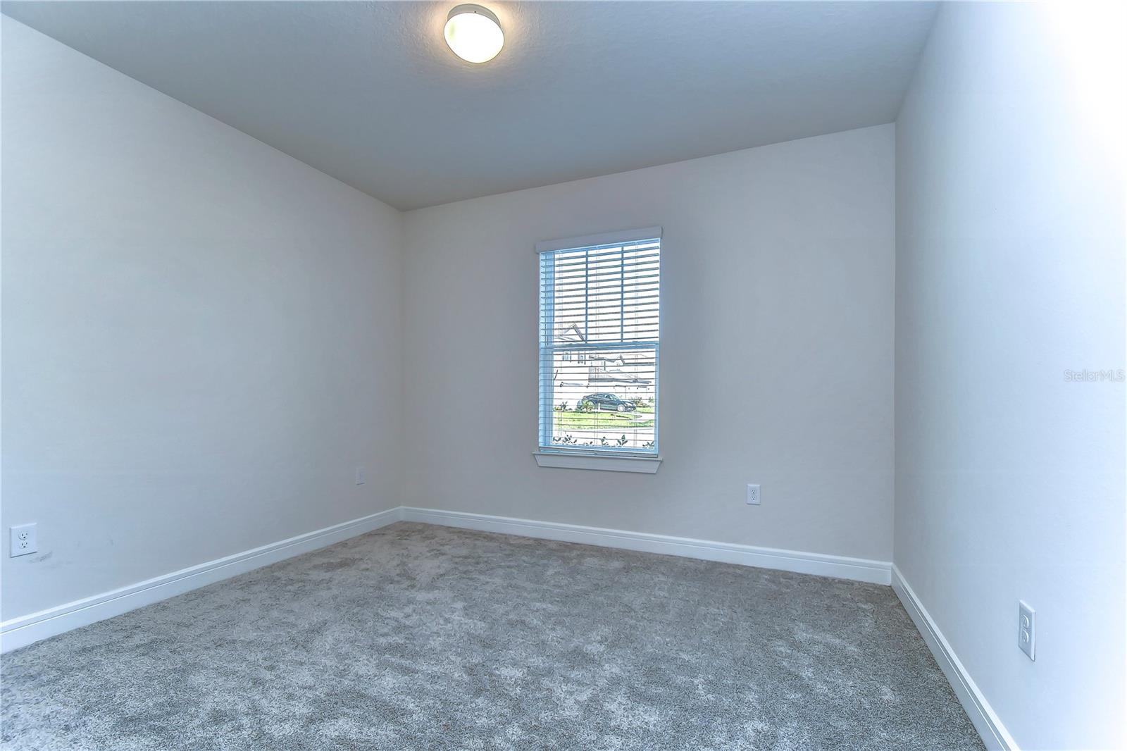 Listing photo id 8 for 30600 Thunderbird Drive