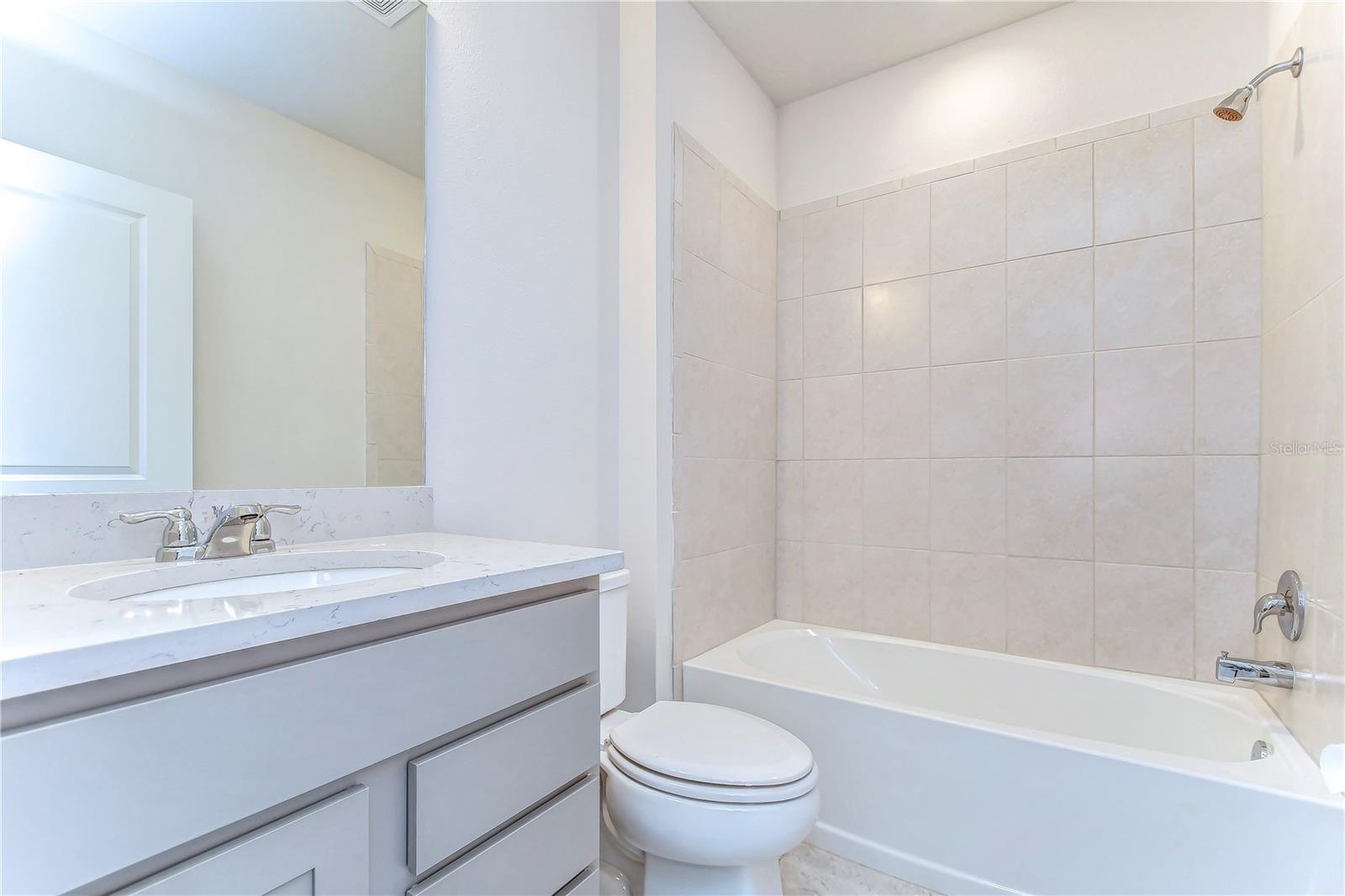 Listing photo id 10 for 30600 Thunderbird Drive