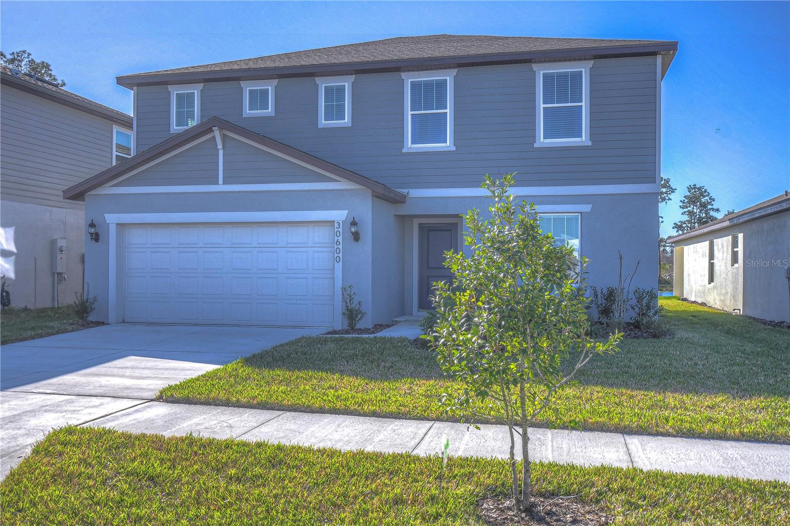 Listing photo id 0 for 30600 Thunderbird Drive