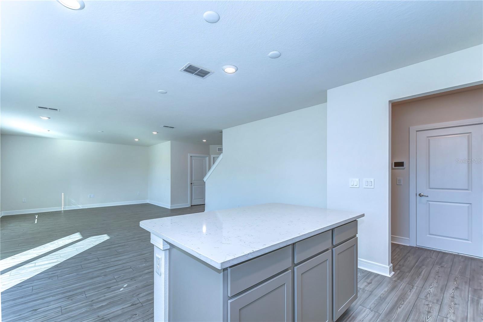 Listing photo id 19 for 30600 Thunderbird Drive