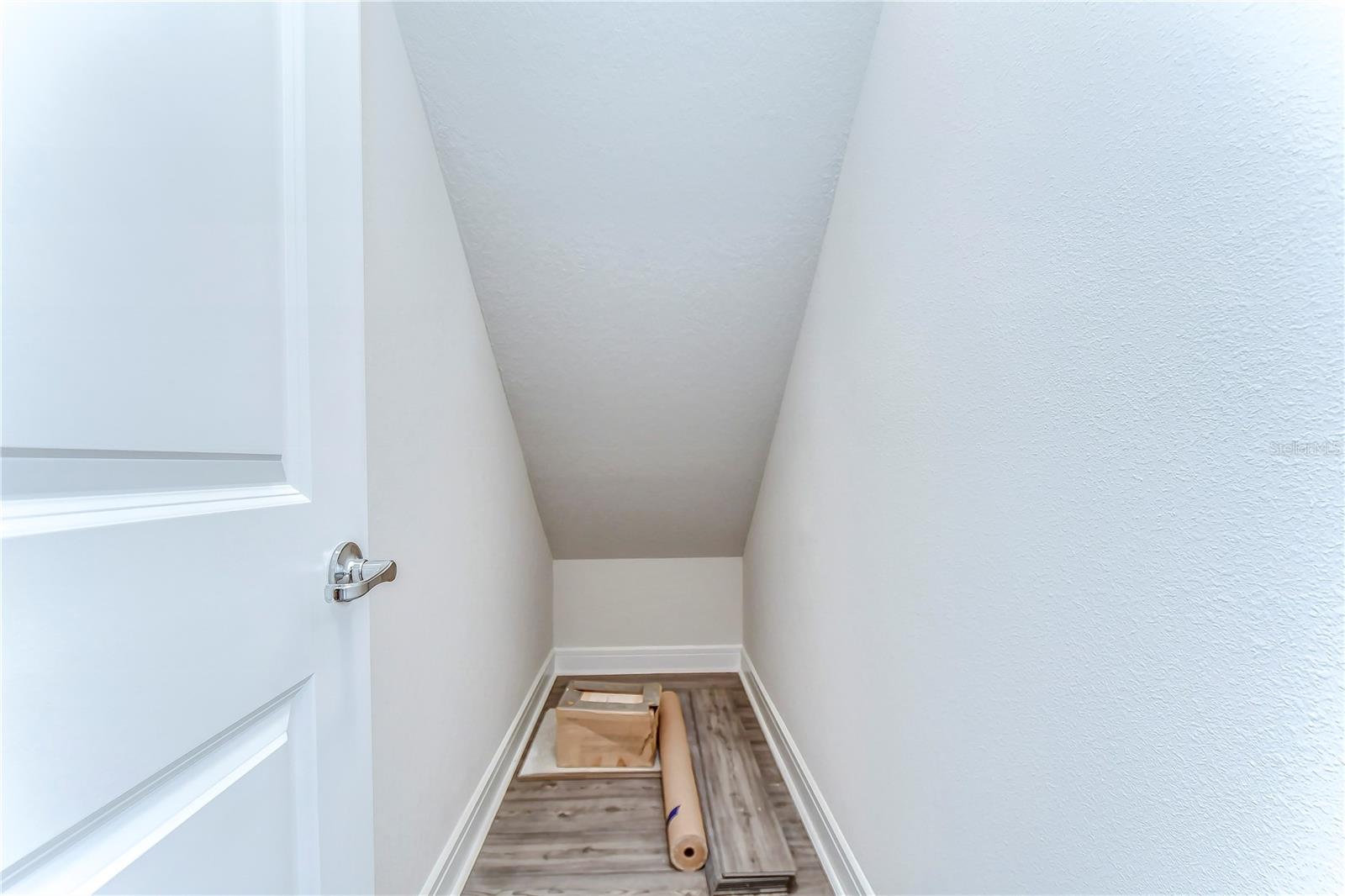 Listing photo id 22 for 30600 Thunderbird Drive