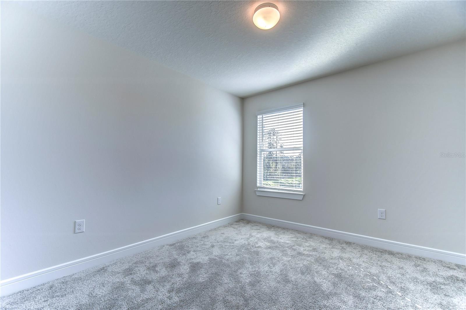 Listing photo id 26 for 30600 Thunderbird Drive
