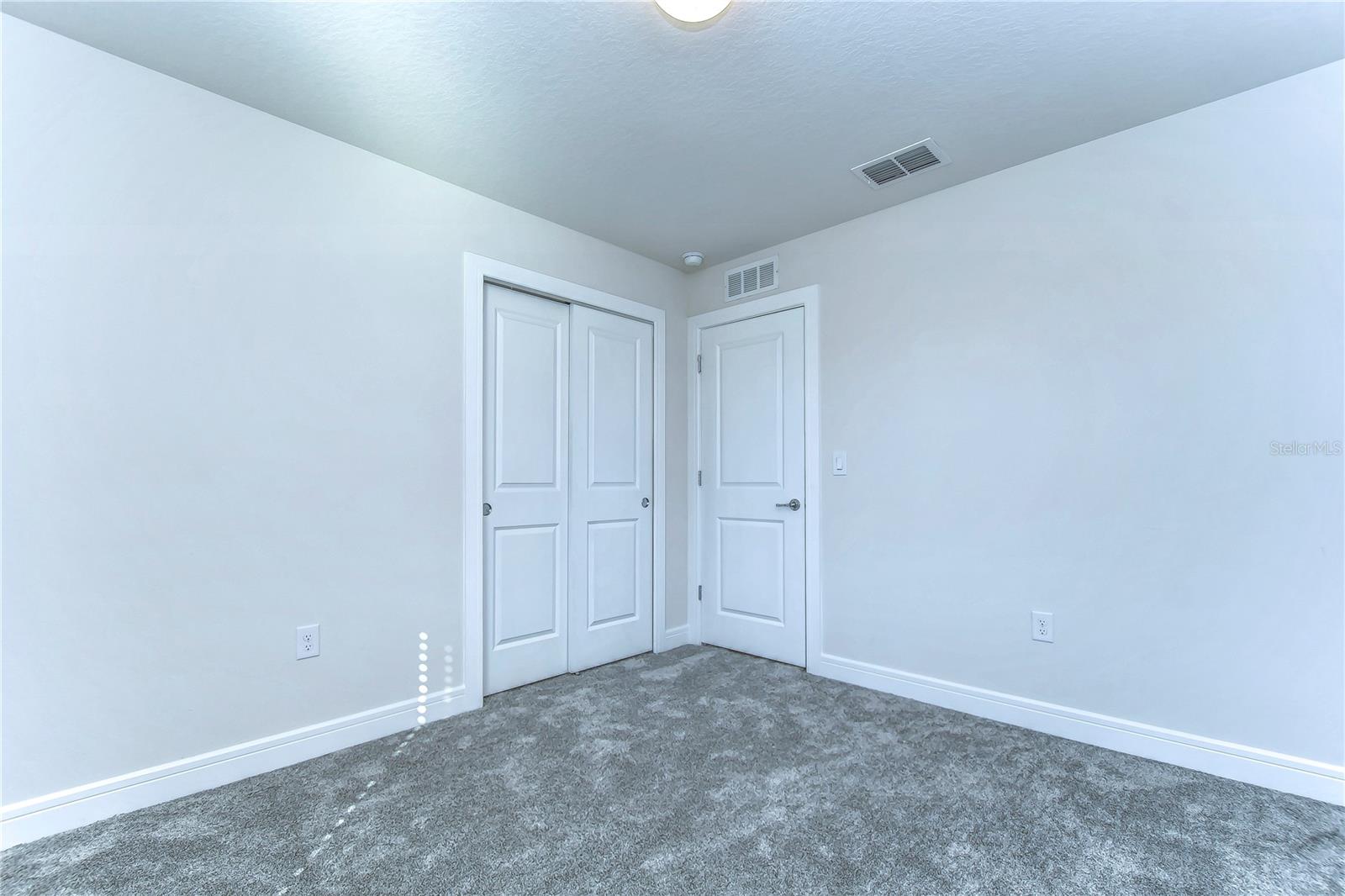 Listing photo id 27 for 30600 Thunderbird Drive