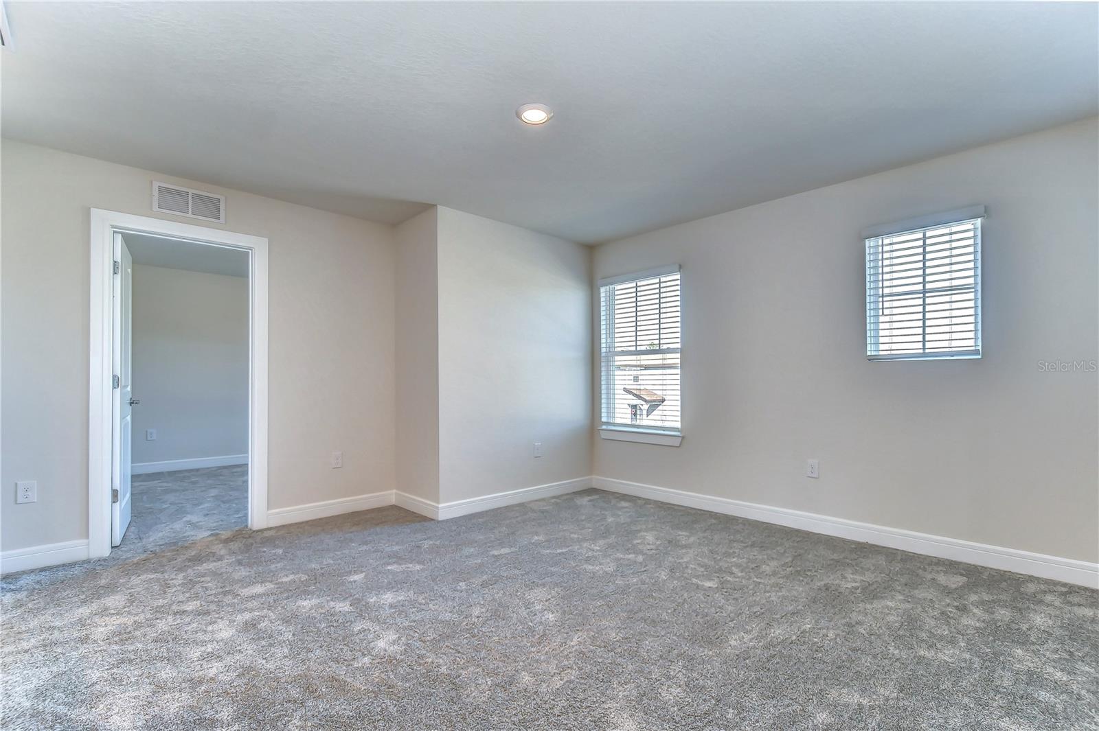 Listing photo id 29 for 30600 Thunderbird Drive
